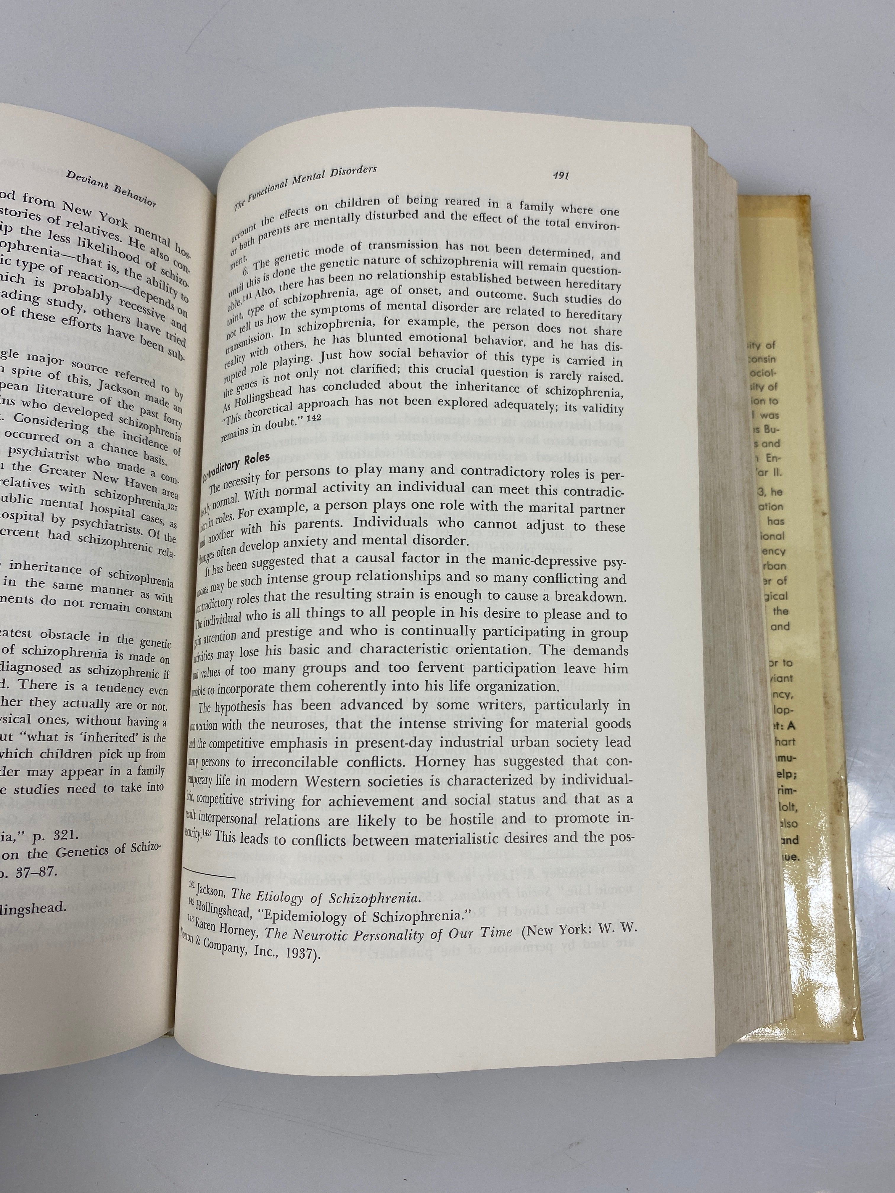 Sociology of Deviant Behavior 3rd Ed. Clinard 1968 HCDJ