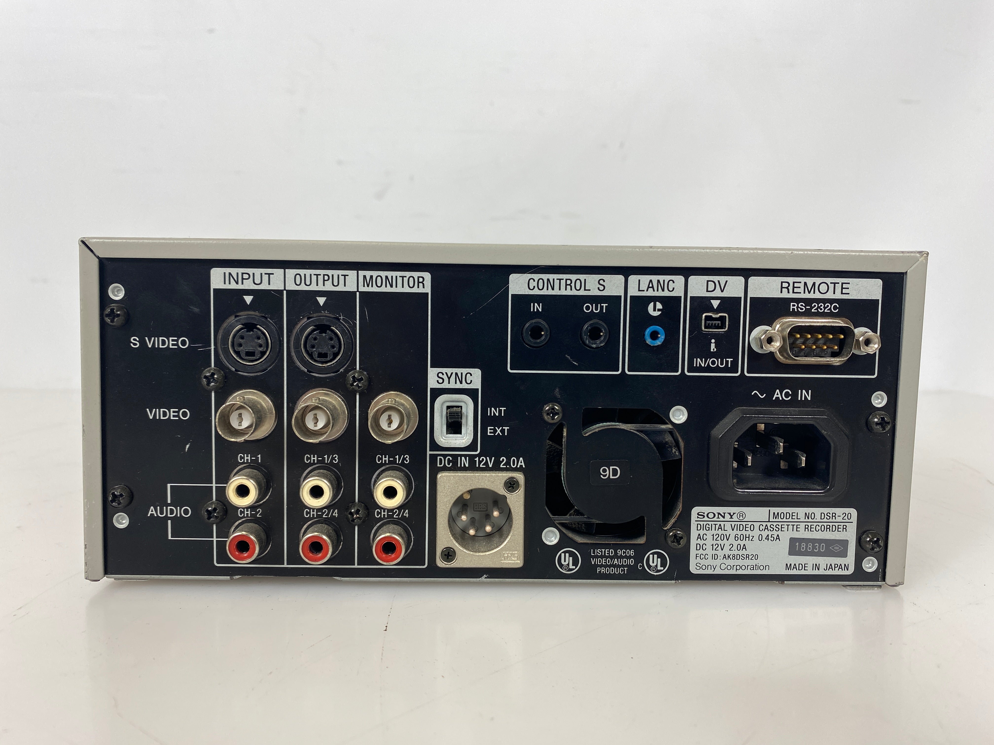 Sony DVCAM DSR-30 Digital Video Cassette Recorder