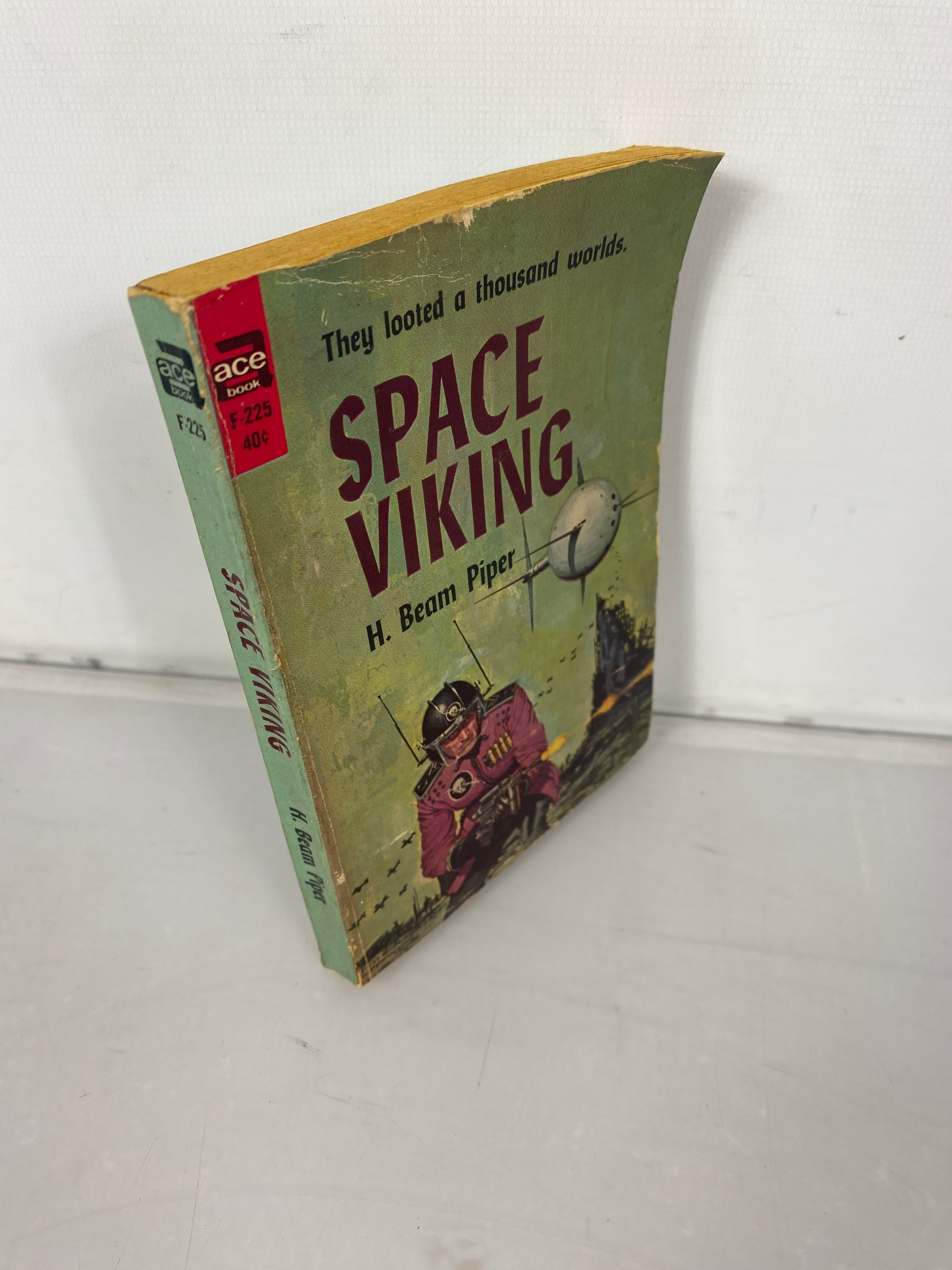 Space Viking H. Beam Piper Vintage Paperback Science Fiction 1963 SC