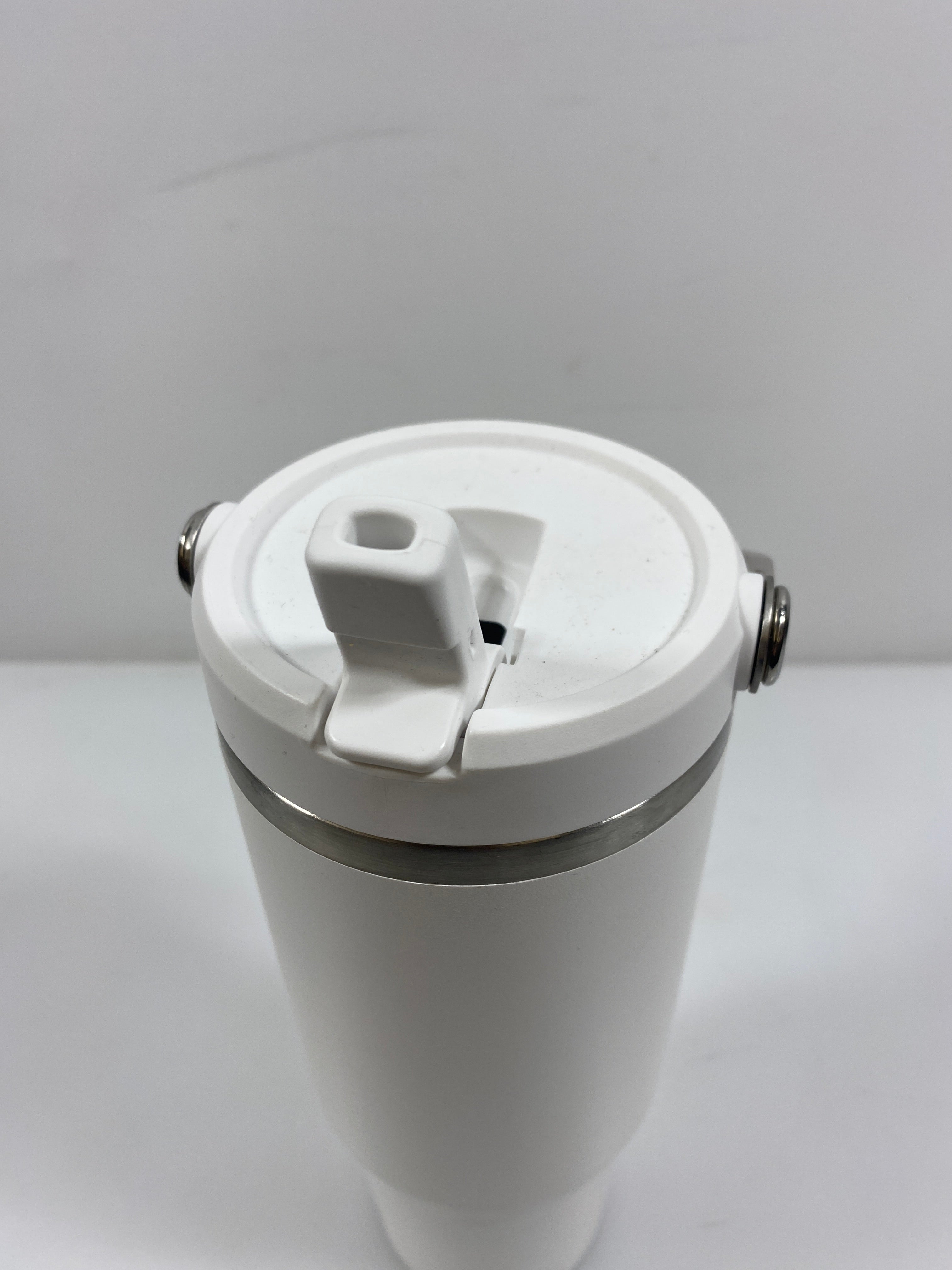 Stanley White IceFlow Flip Straw Tumbler 30oz