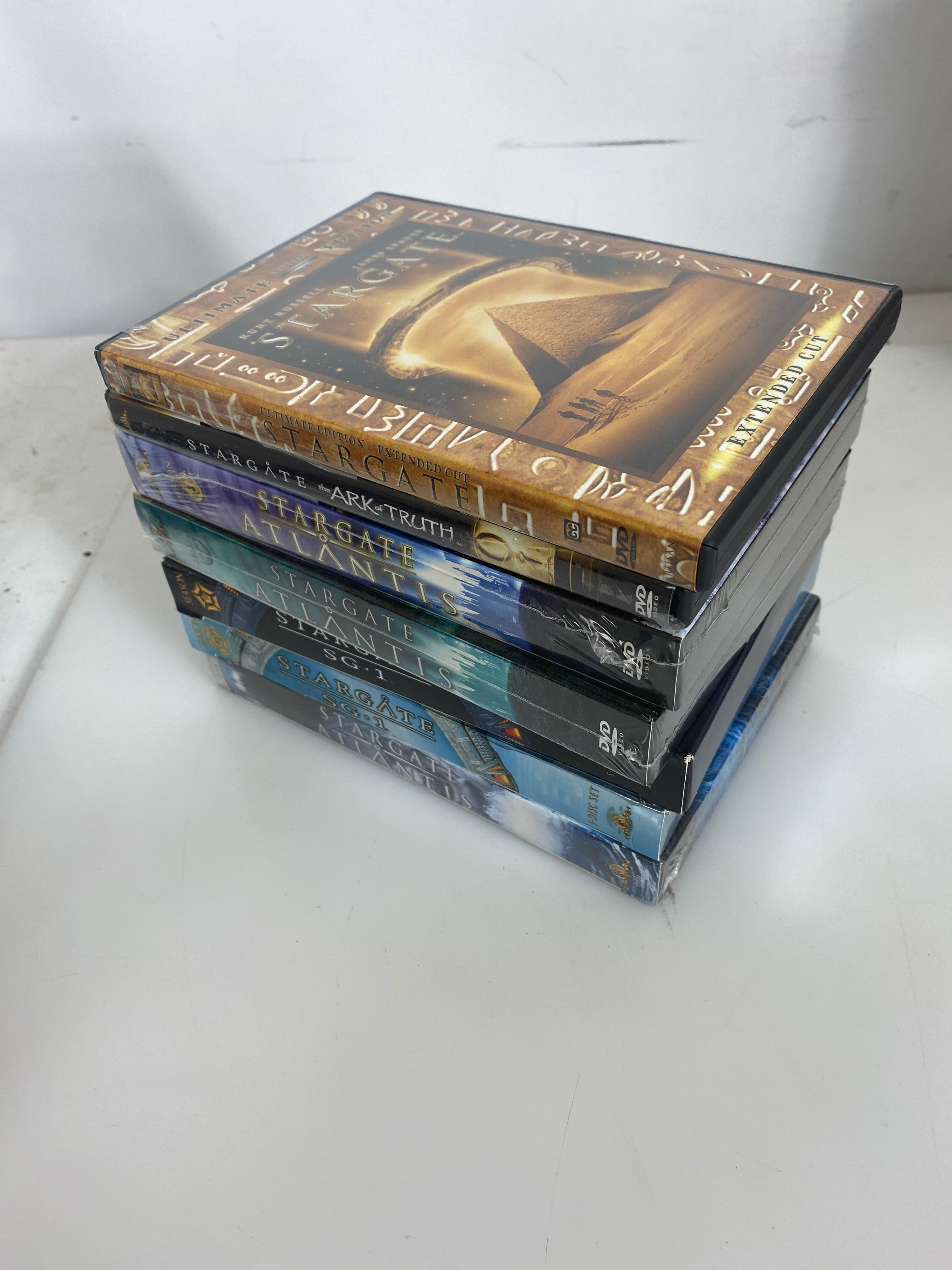 Stargate SG 1 Lot Seasons 1-10, Atlantis Seasons 1-3, 2 Films DVD 2001-2008