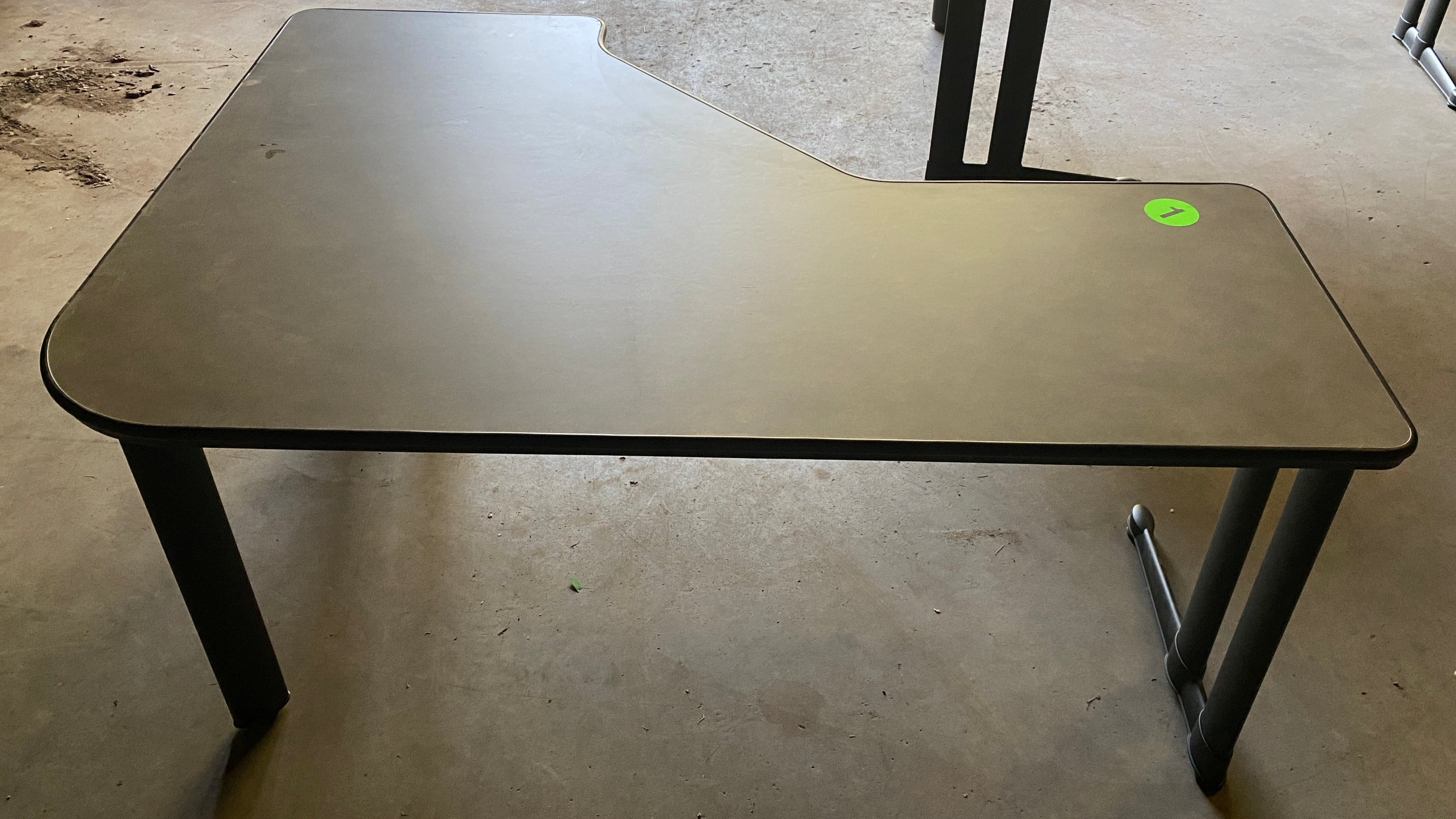 Steelcase #6090522 Laminate Corner Desk (Right Slant) Variant #1