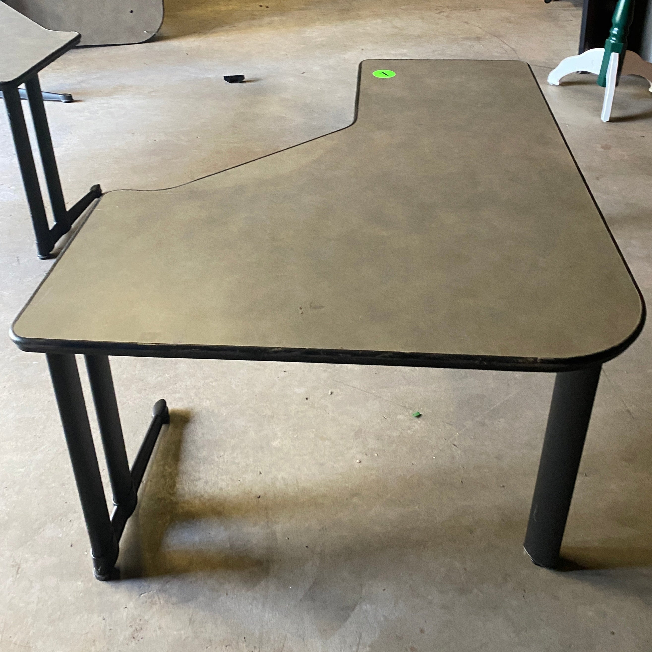 Steelcase #6090522 Laminate Corner Desk (Right Slant) Variant #1