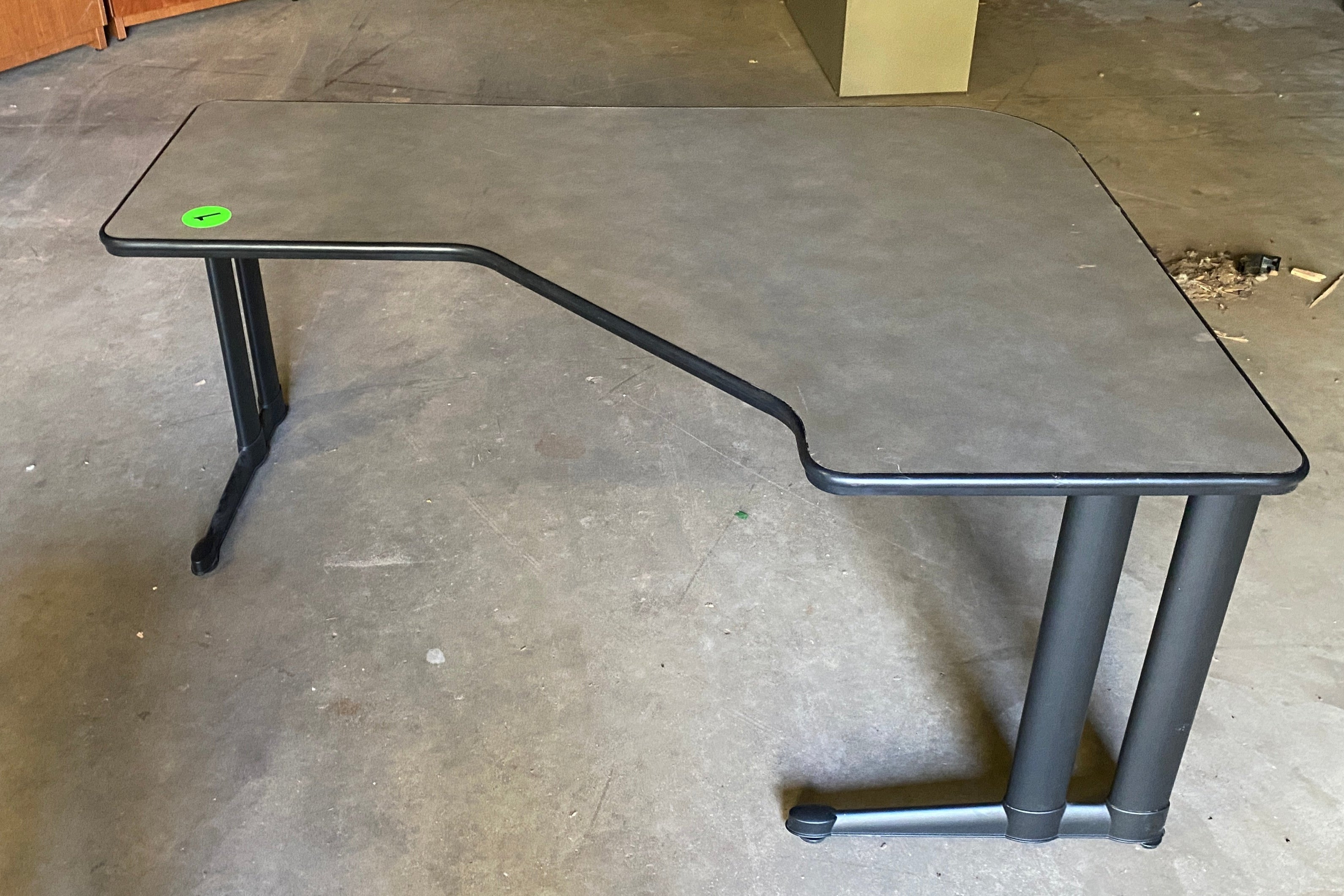 Steelcase #6090522 Laminate Corner Desk (Right Slant) Variant #1