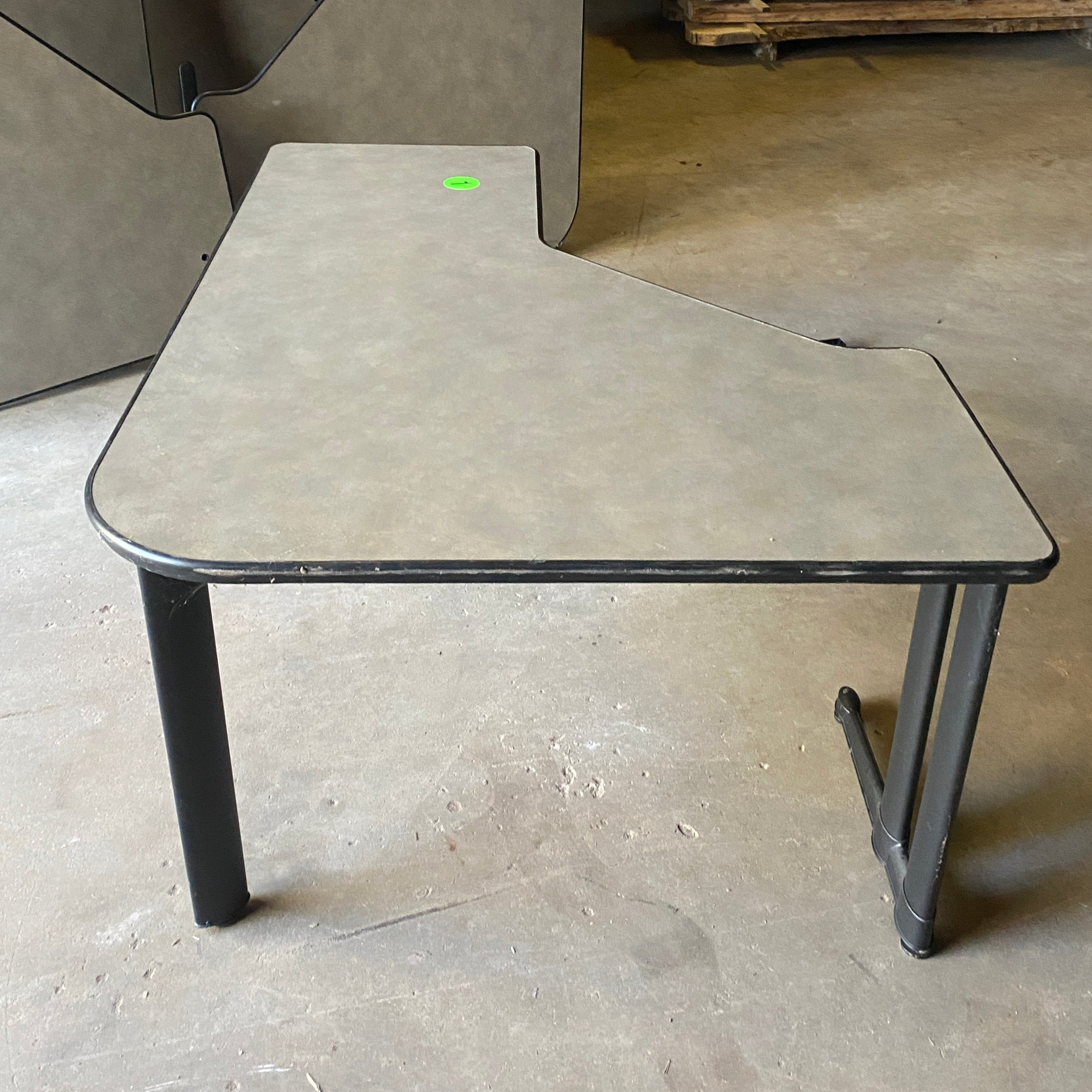 Steelcase #6090523 Laminate Corner Desk (Left Slant) Variant #1