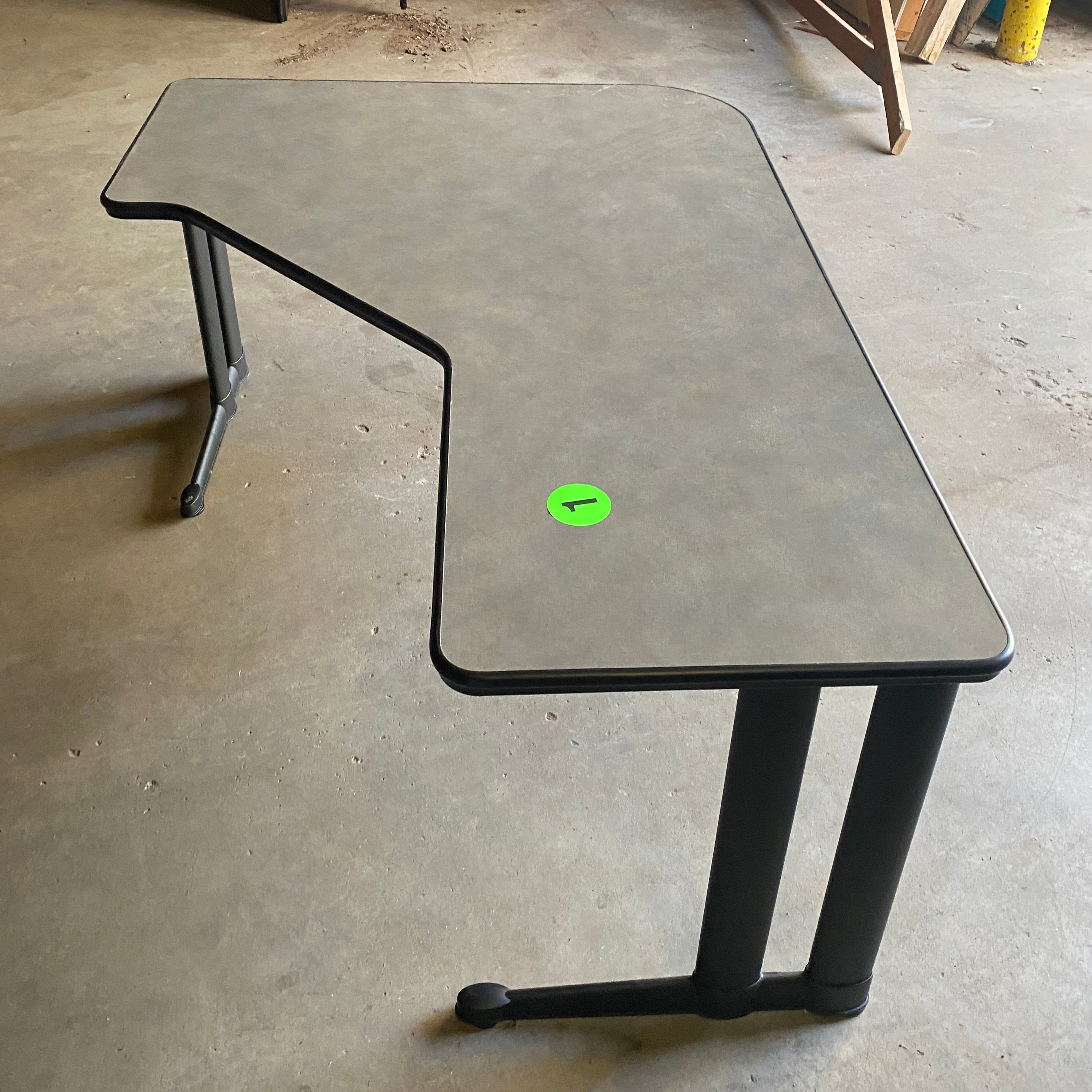 Steelcase #6090523 Laminate Corner Desk (Left Slant) Variant #1