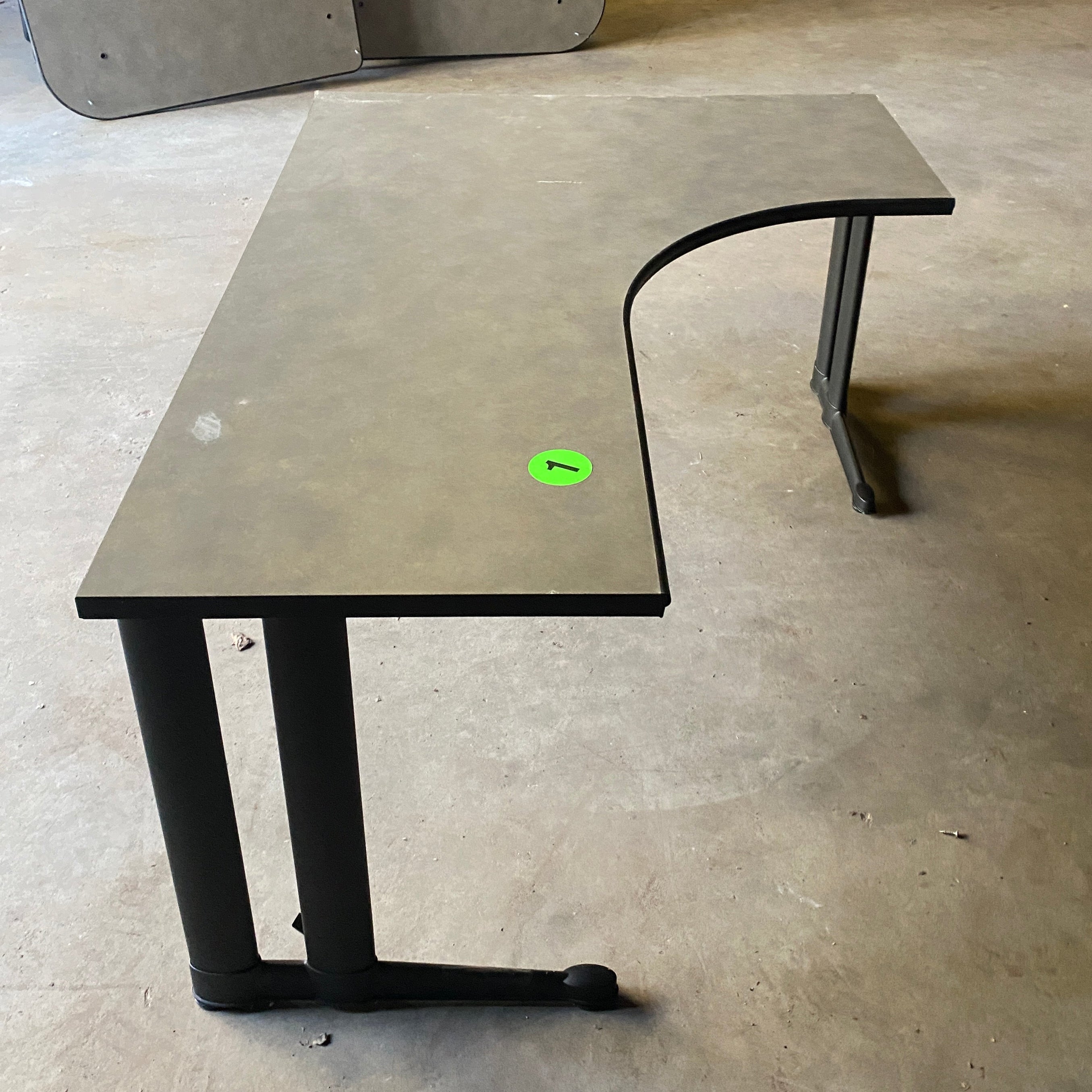 Steelcase #UEC226BLP Laminate Corner Desk (Left Curve) Variant #1