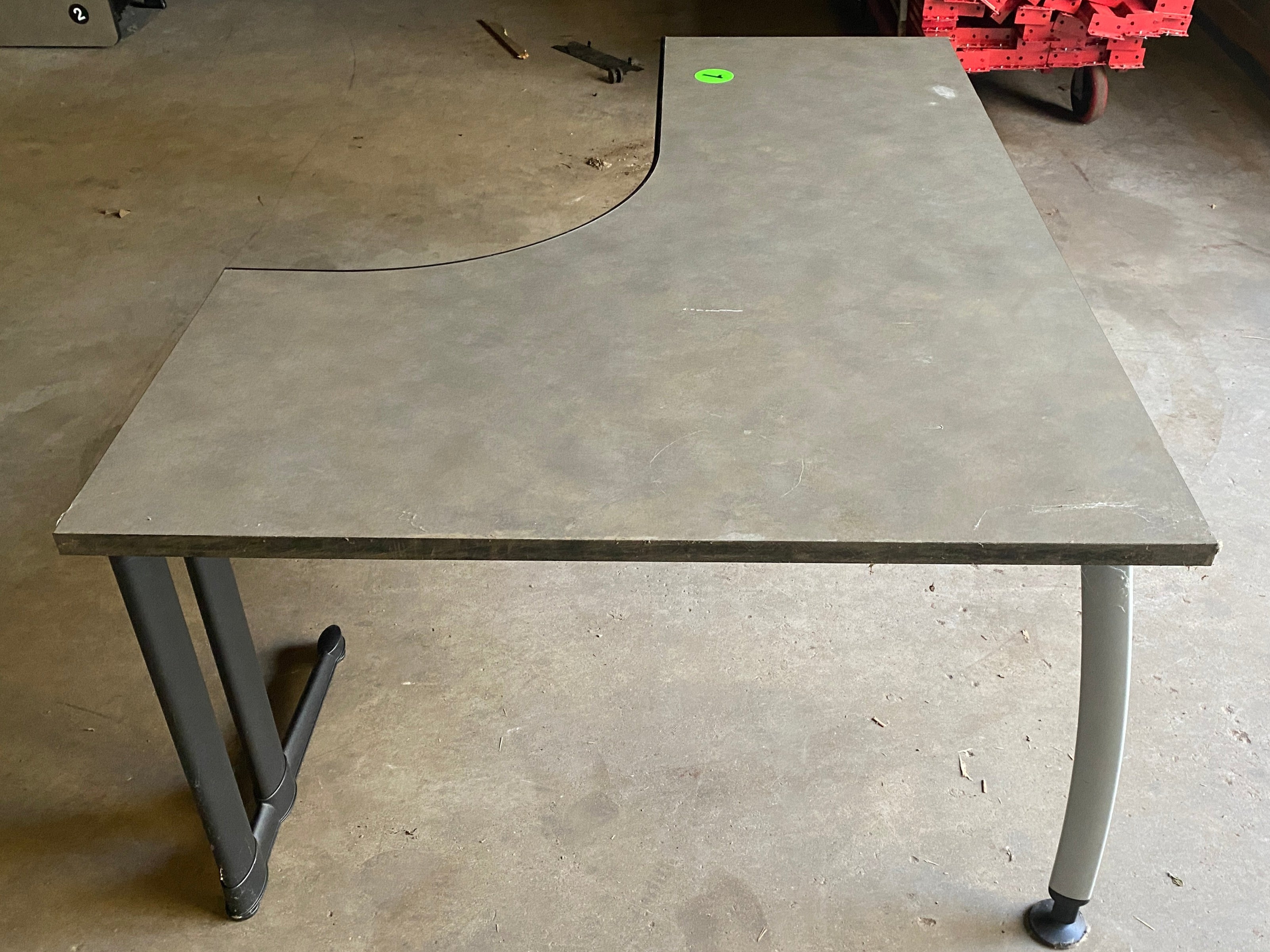 Steelcase #UEC226BLP Laminate Corner Desk (Left Curve) Variant #1