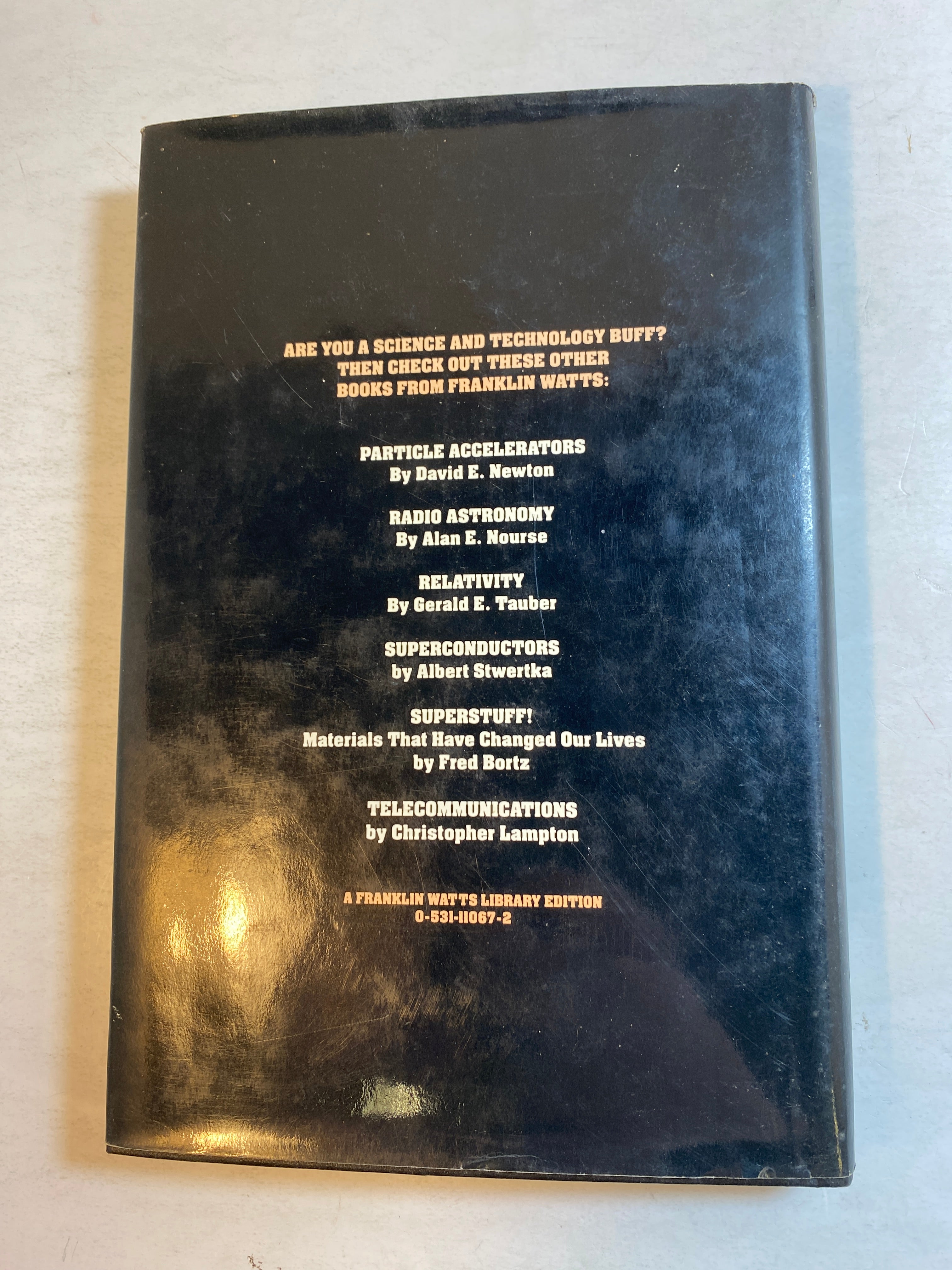 Stephen Hawking Quest for a Theory of the Universe Kitty Ferguson HCDJ 1991