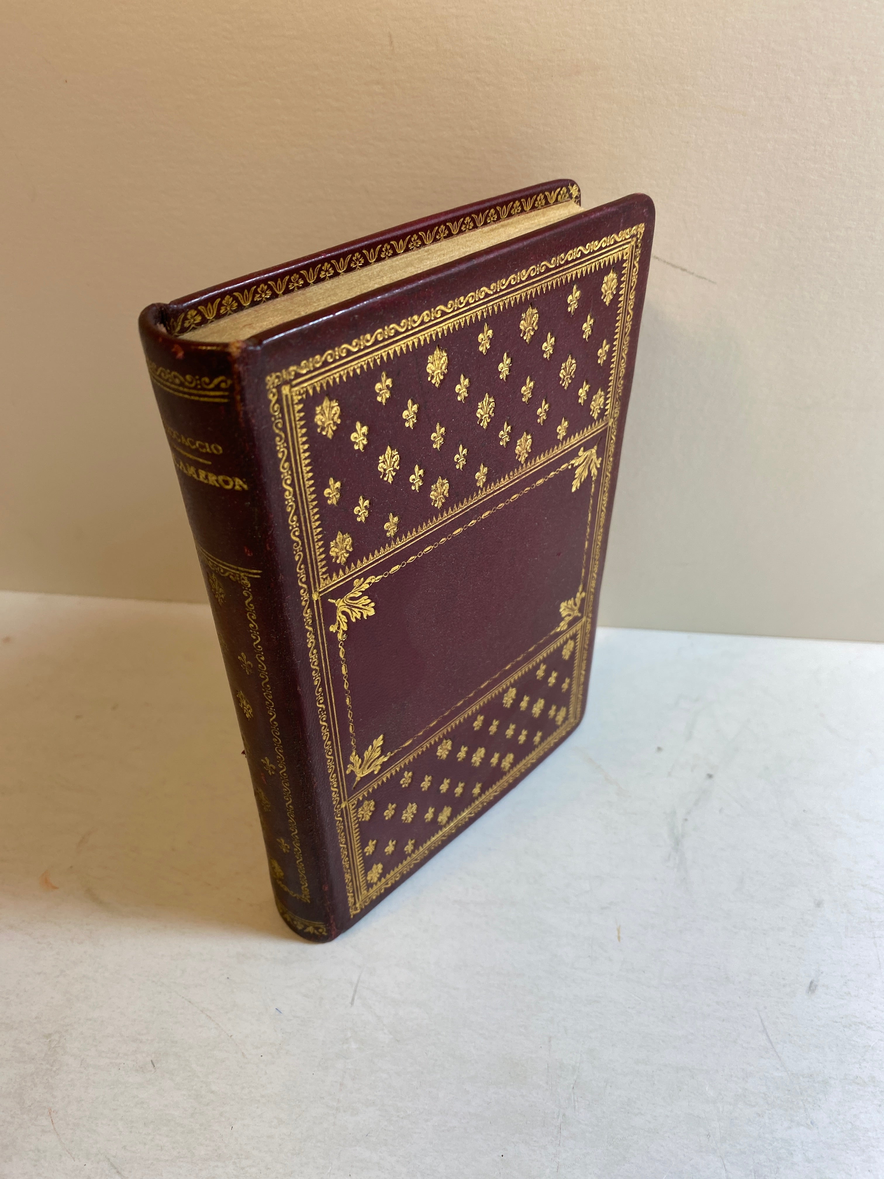 The Decameron Entertainment of Boccaccio 1927 Chatto & Windus Leather Bound
