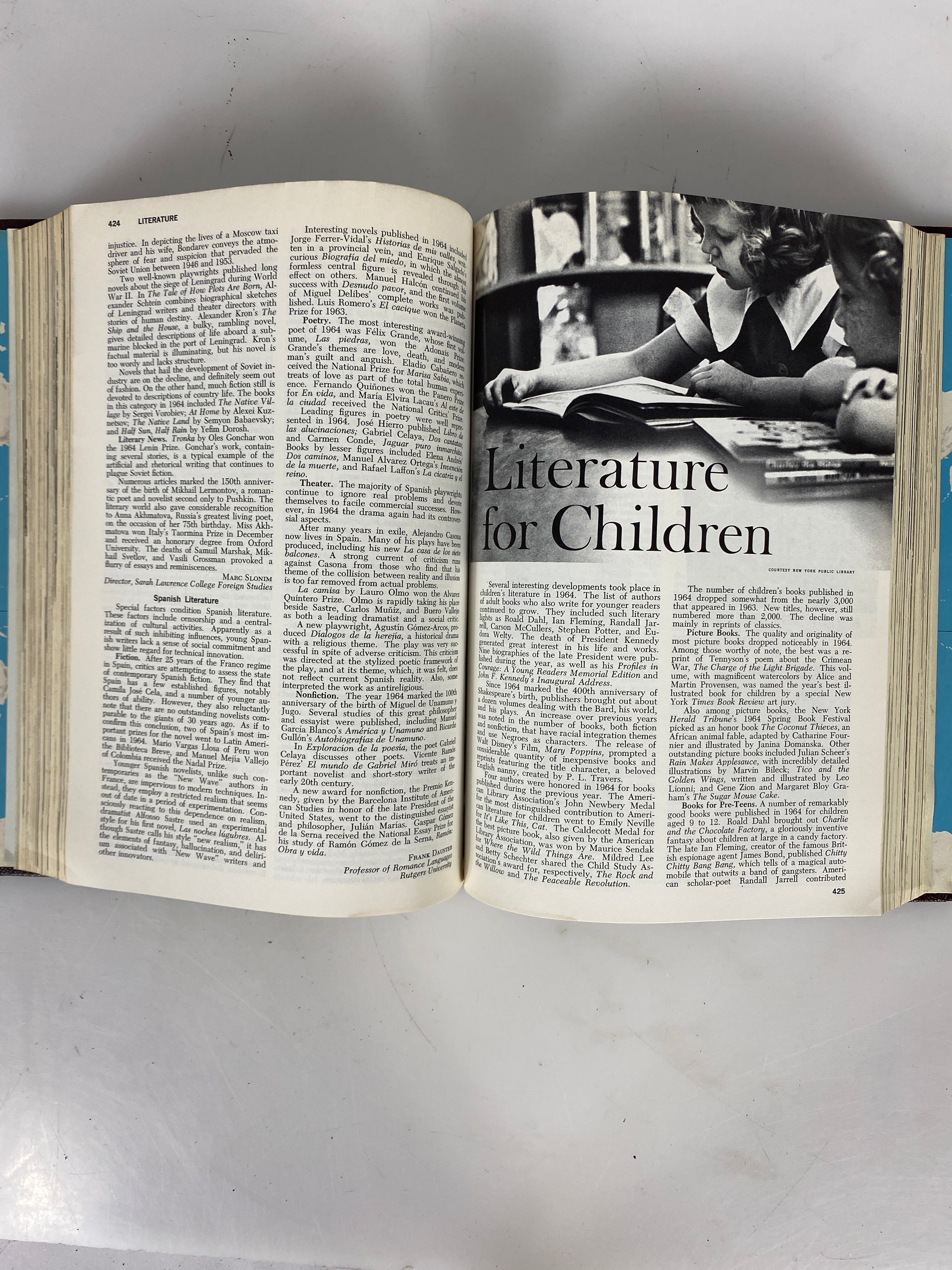 The Encyclopedia Americana 1961 Ed vol 1-30 + 1962-1970 annual HC