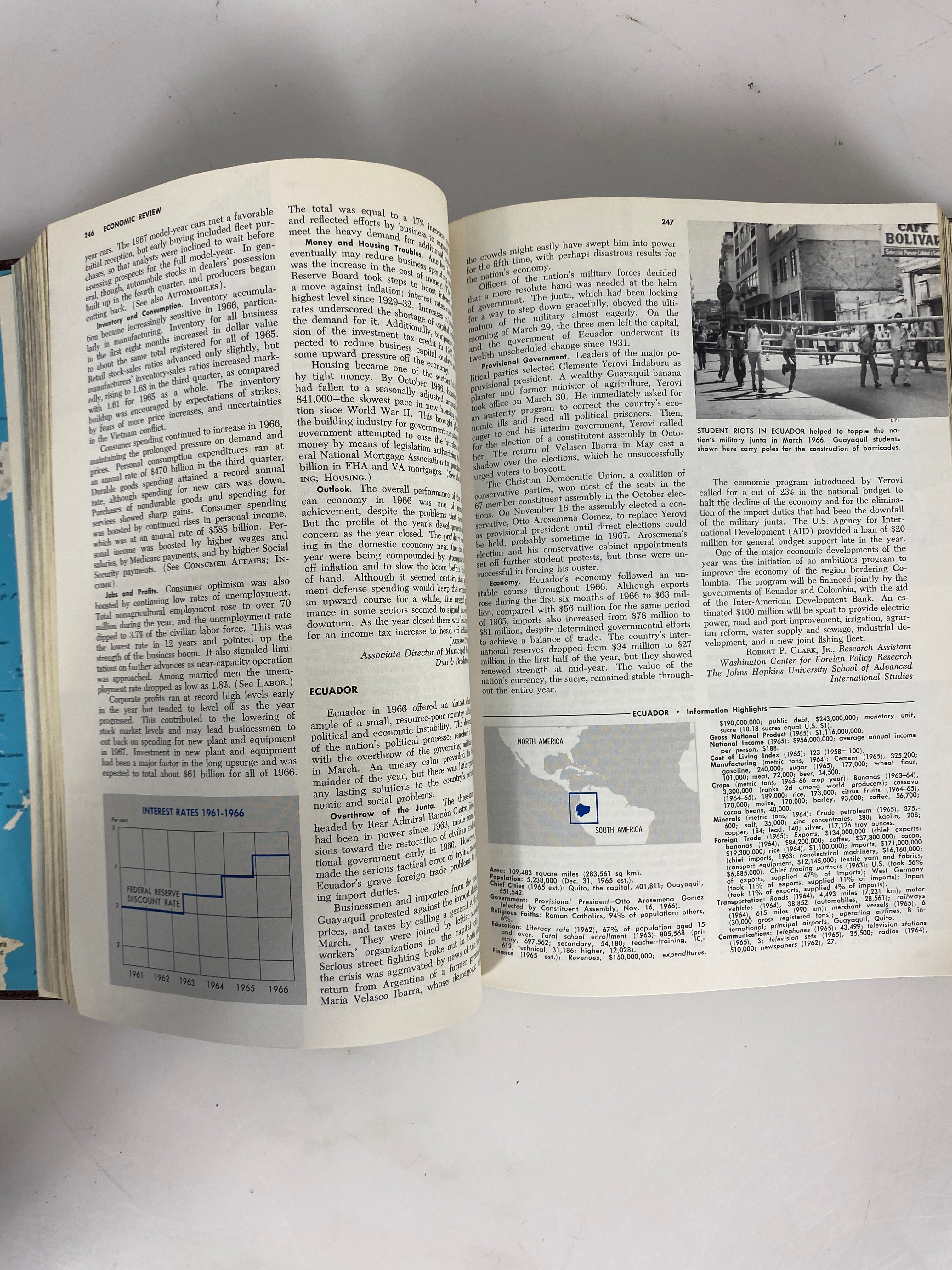 The Encyclopedia Americana 1961 Ed vol 1-30 + 1962-1970 annual HC