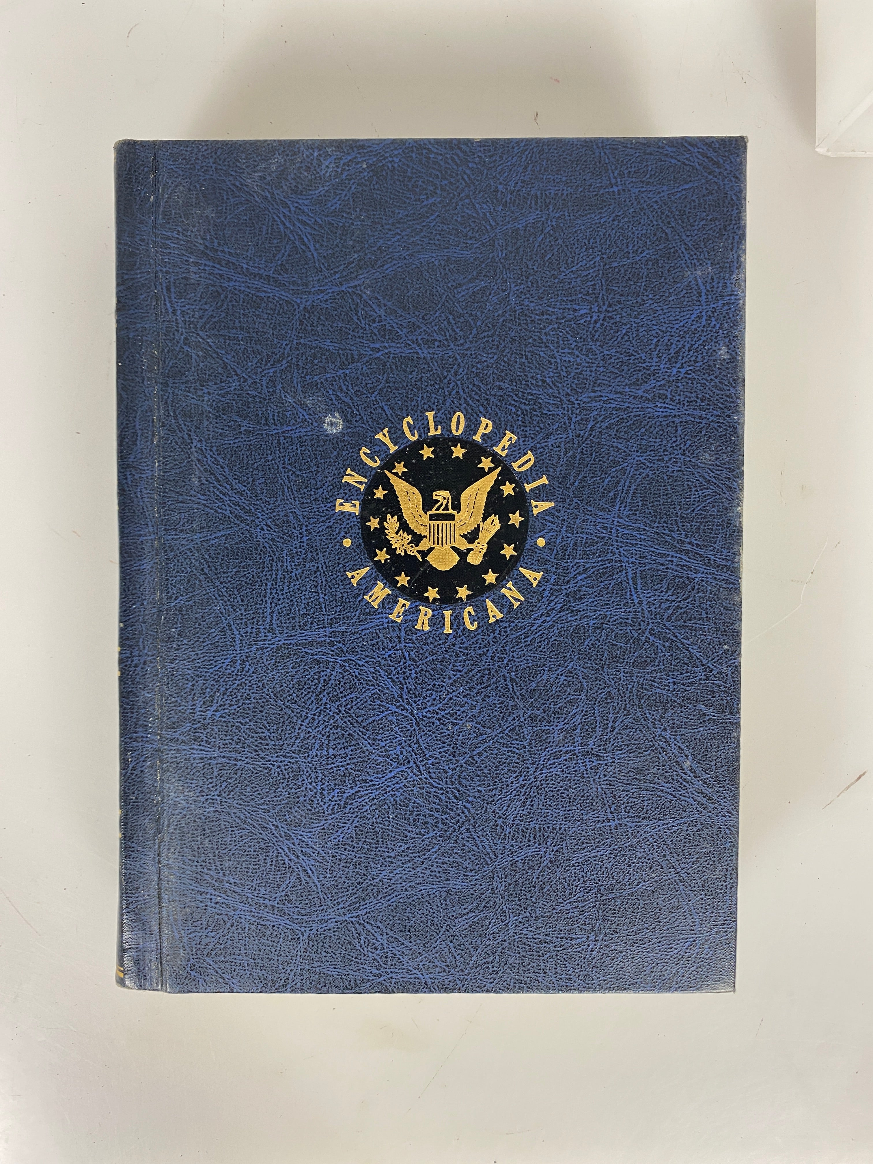 The Encyclopedia Americana 1961 Ed vol 1-30 + 1962-1970 annual HC