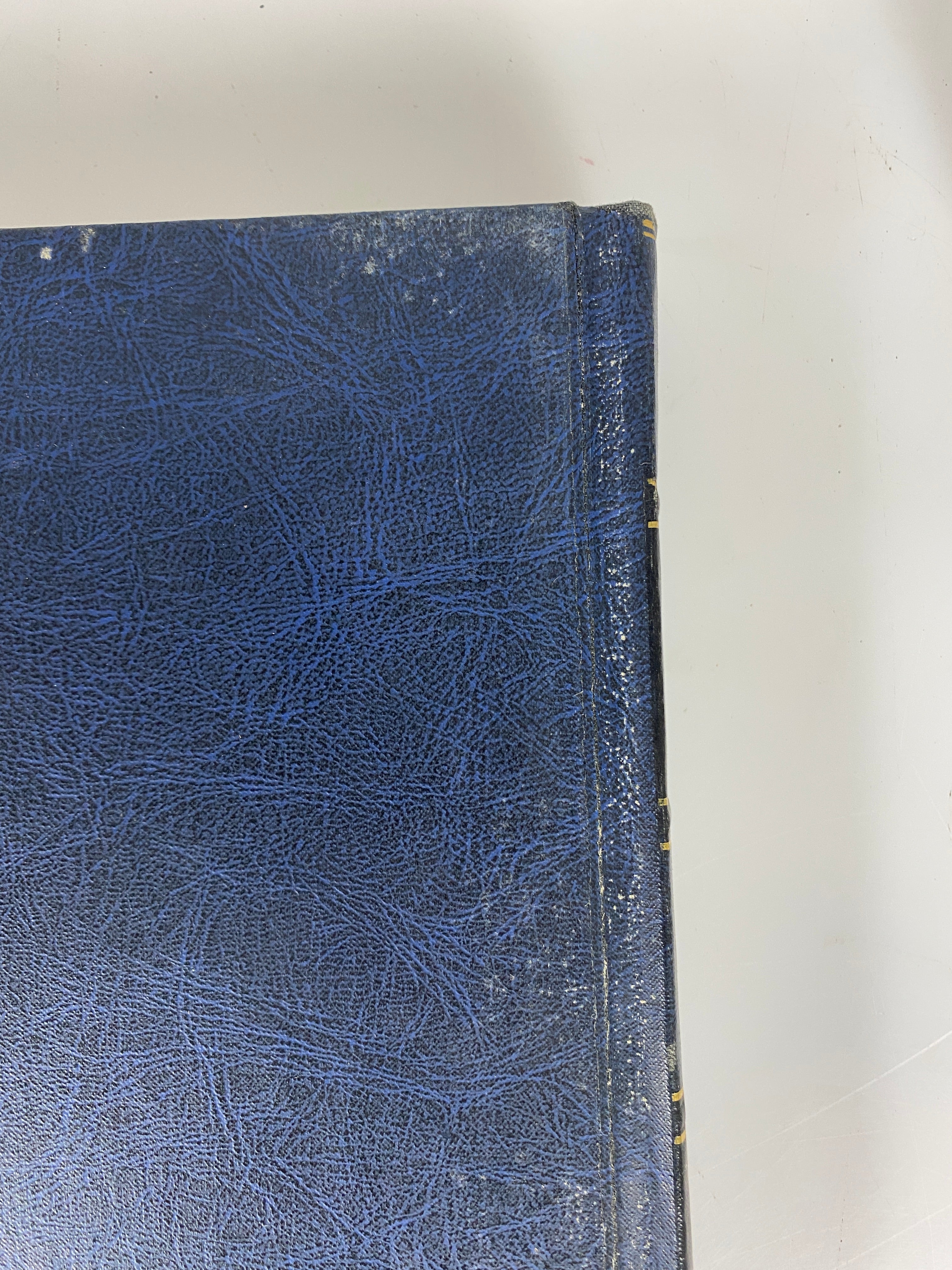 The Encyclopedia Americana 1961 Ed vol 1-30 + 1962-1970 annual HC