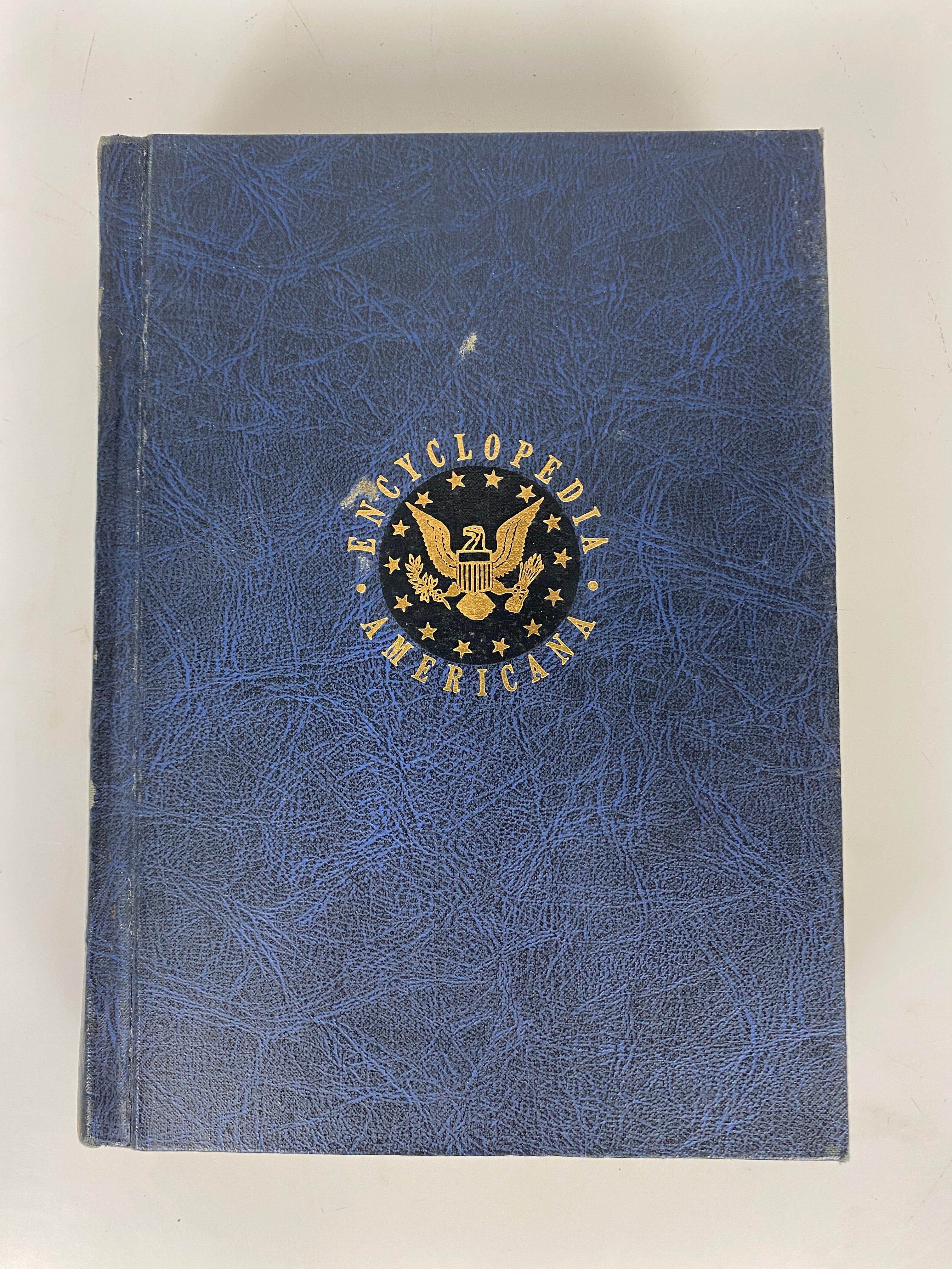 The Encyclopedia Americana 1961 Ed vol 1-30 + 1962-1970 annual HC
