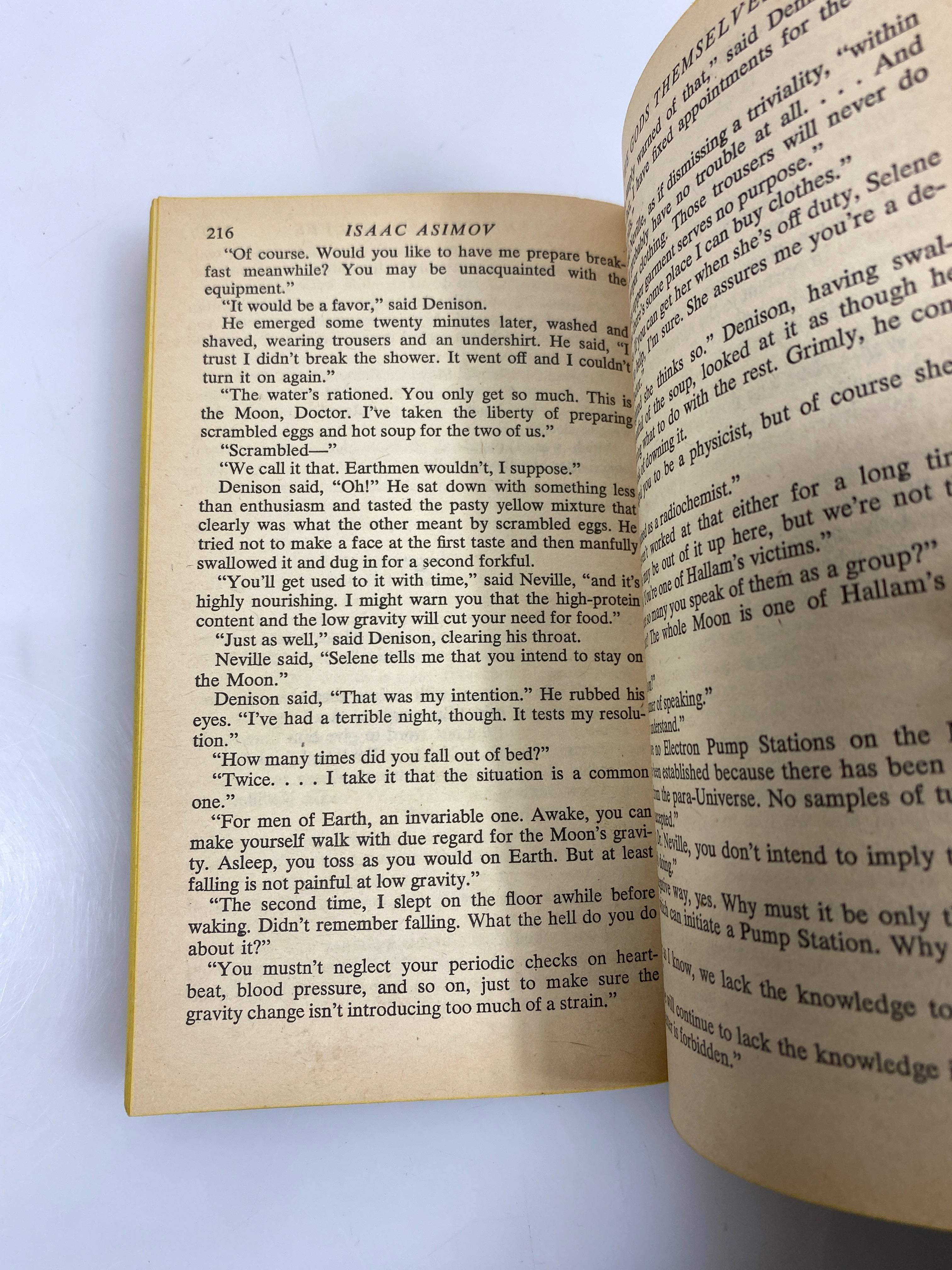The Gods Themselves by Isaac Asimov 1972 Fawcett Crest SC