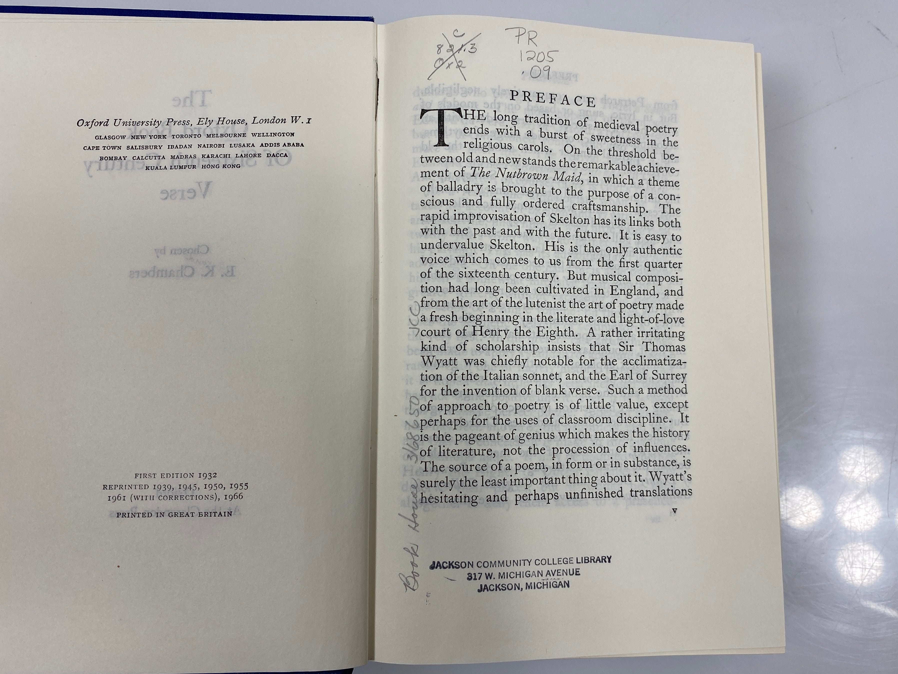 The Oxford Book of Sixteenth Century Verse 1966 Vintage Ex-Library HC