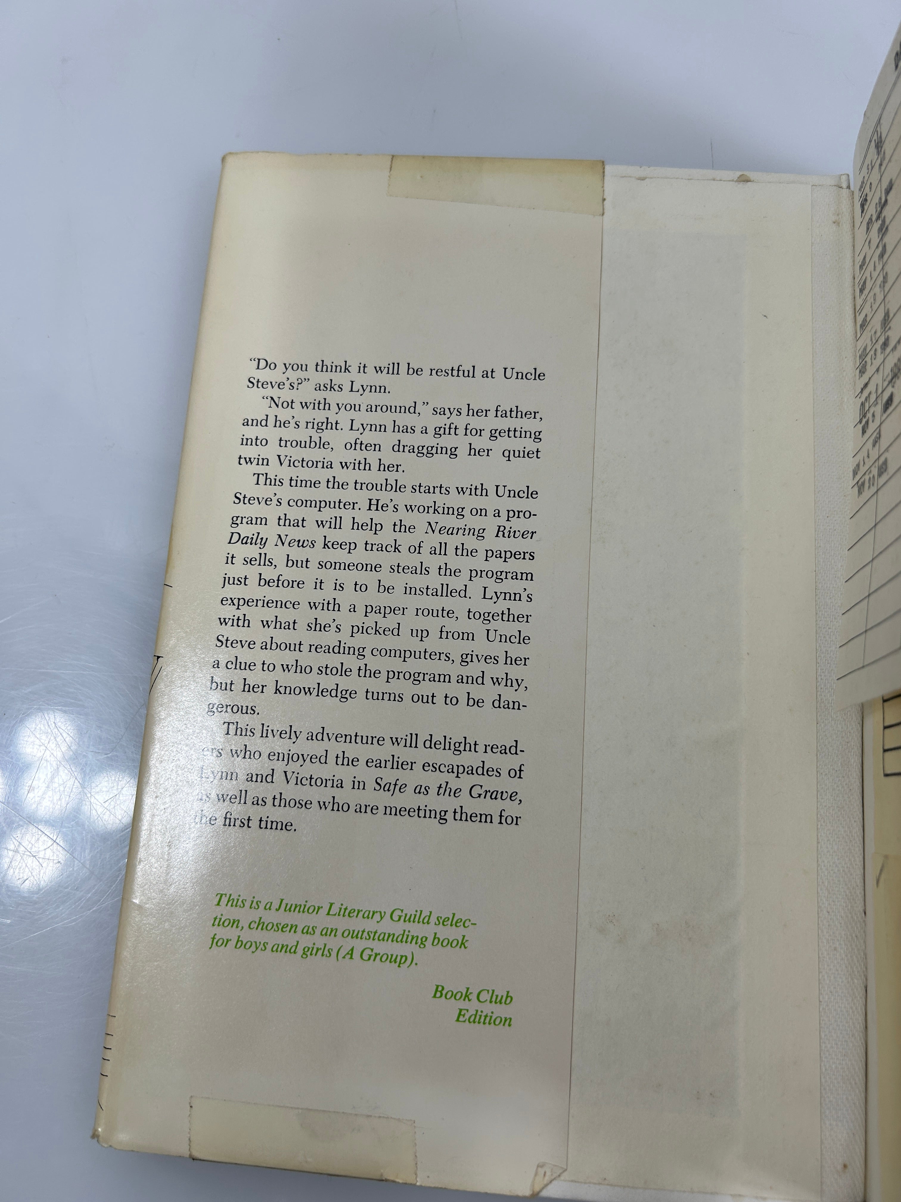 The Paper Caper by Caroline B. Cooney 1981 Coward, McCann & Geoghegan HCDJ BCE