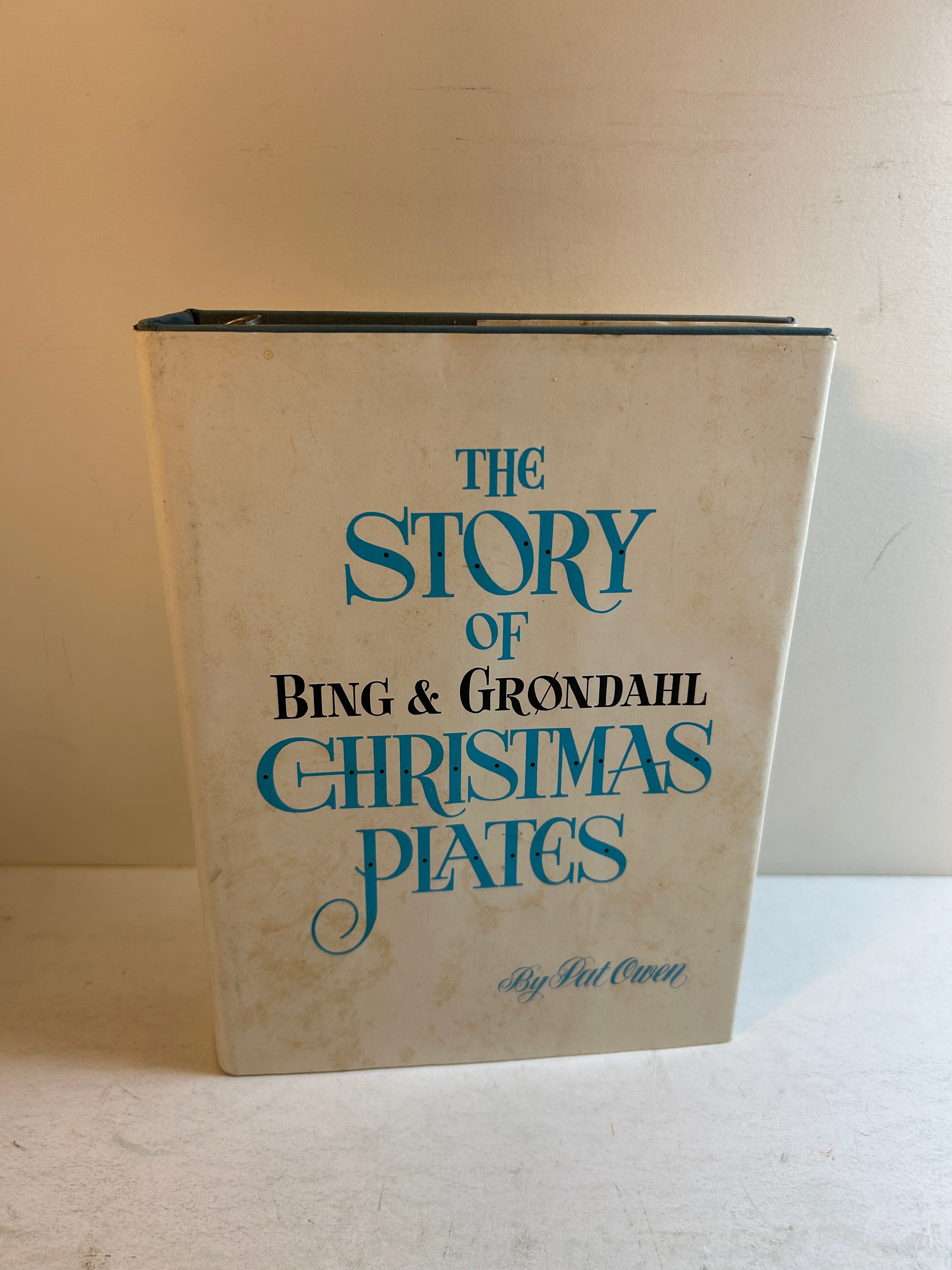 The Story of Bing & Grondahl Christmas Plates Pat Owen 1962 3-Ring Binder w/DJ