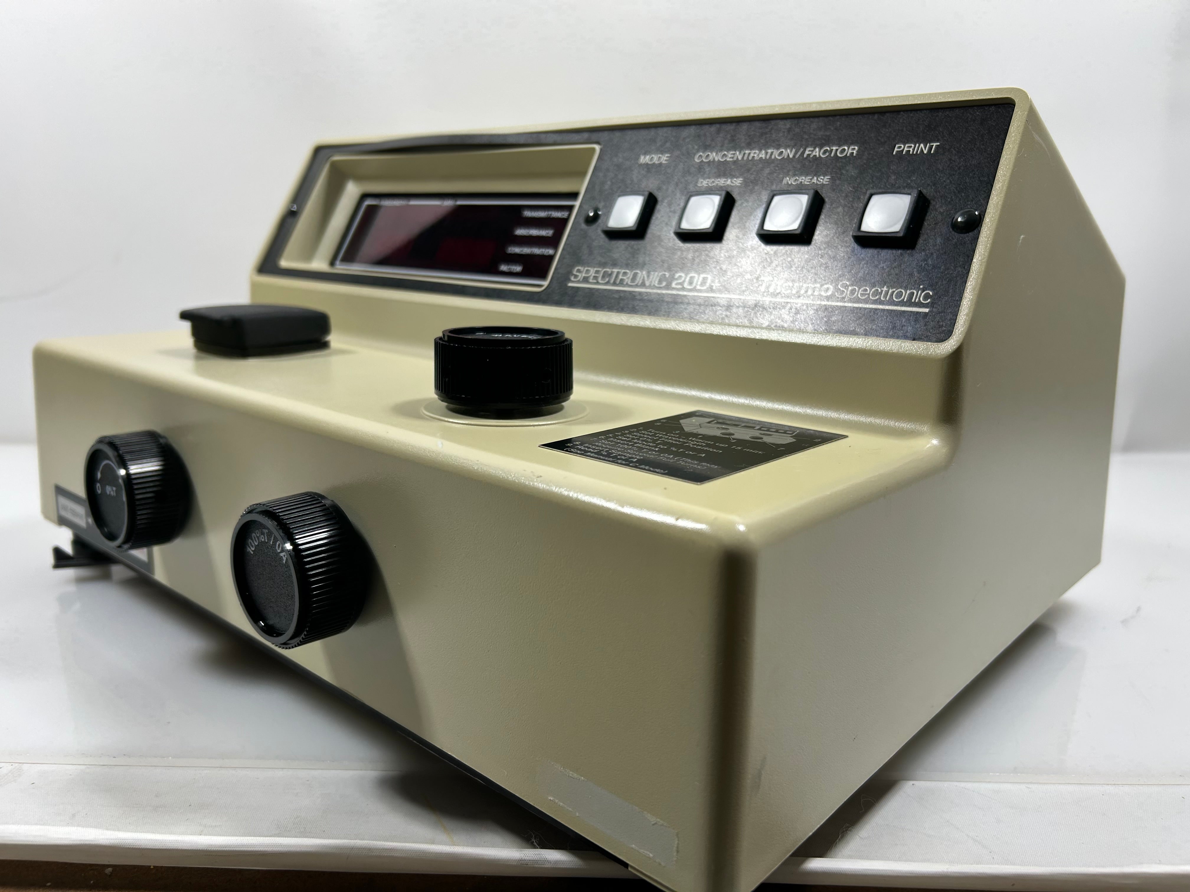 Thermo Scientific Spectronic 20D+ Digital Spectrophotometer