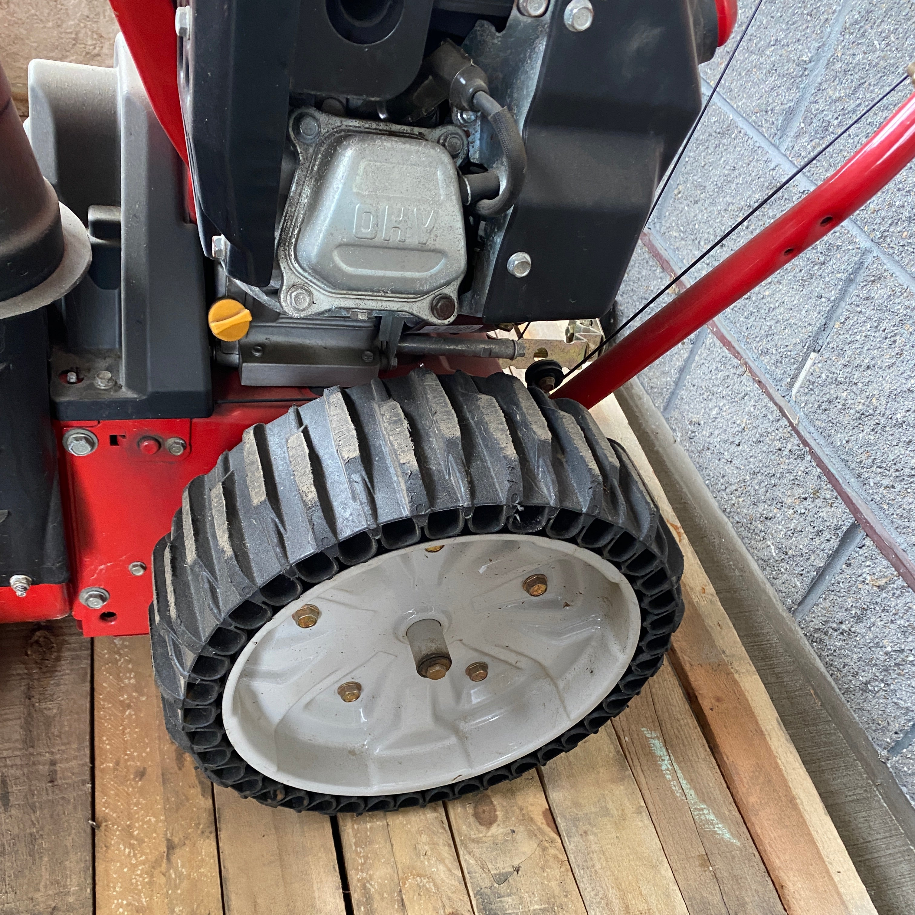 Troy-Bilt Storm 2625 Red Snow Blower