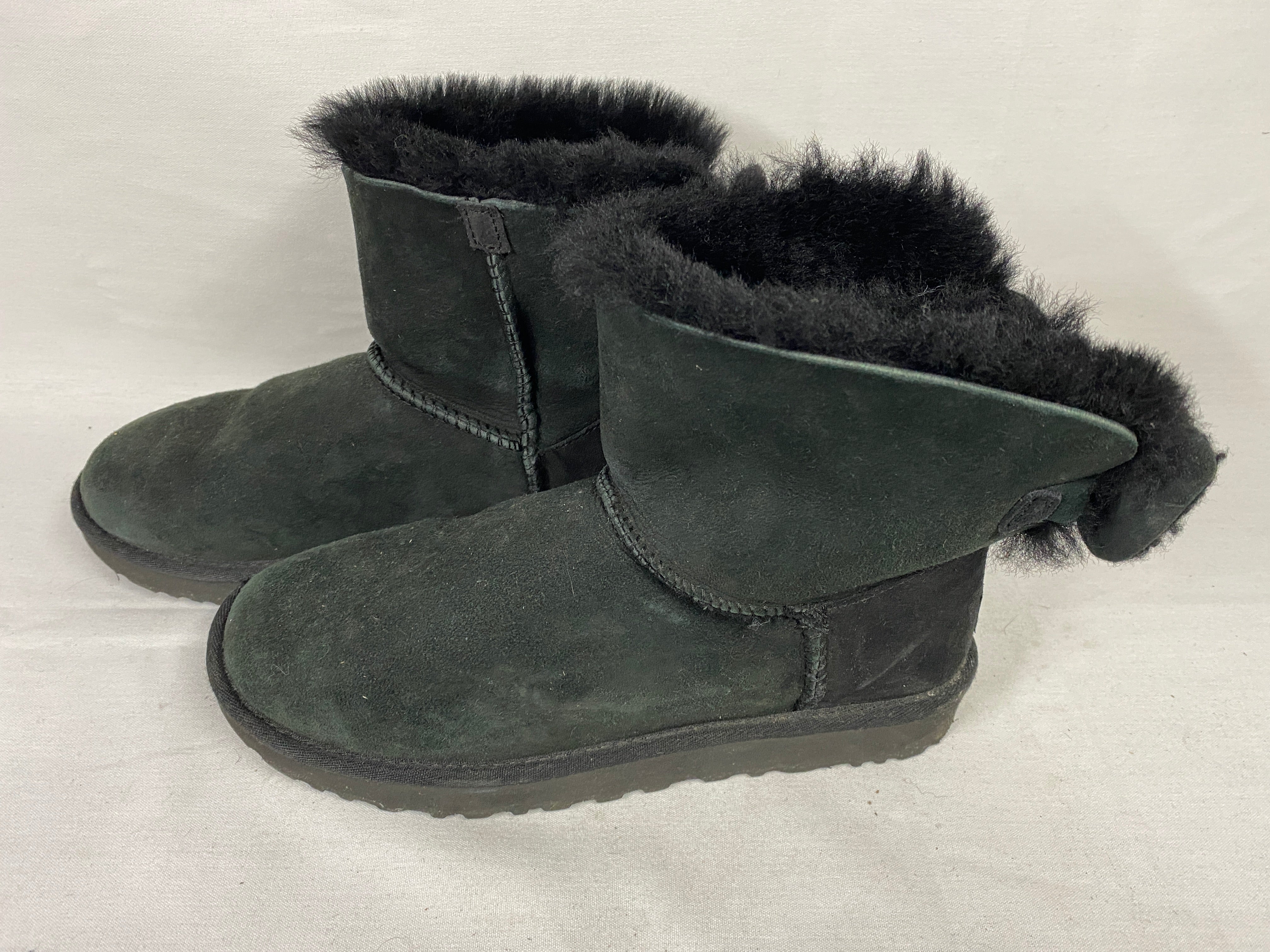 UGG Arielle Button Bow Boots Women's Size 8