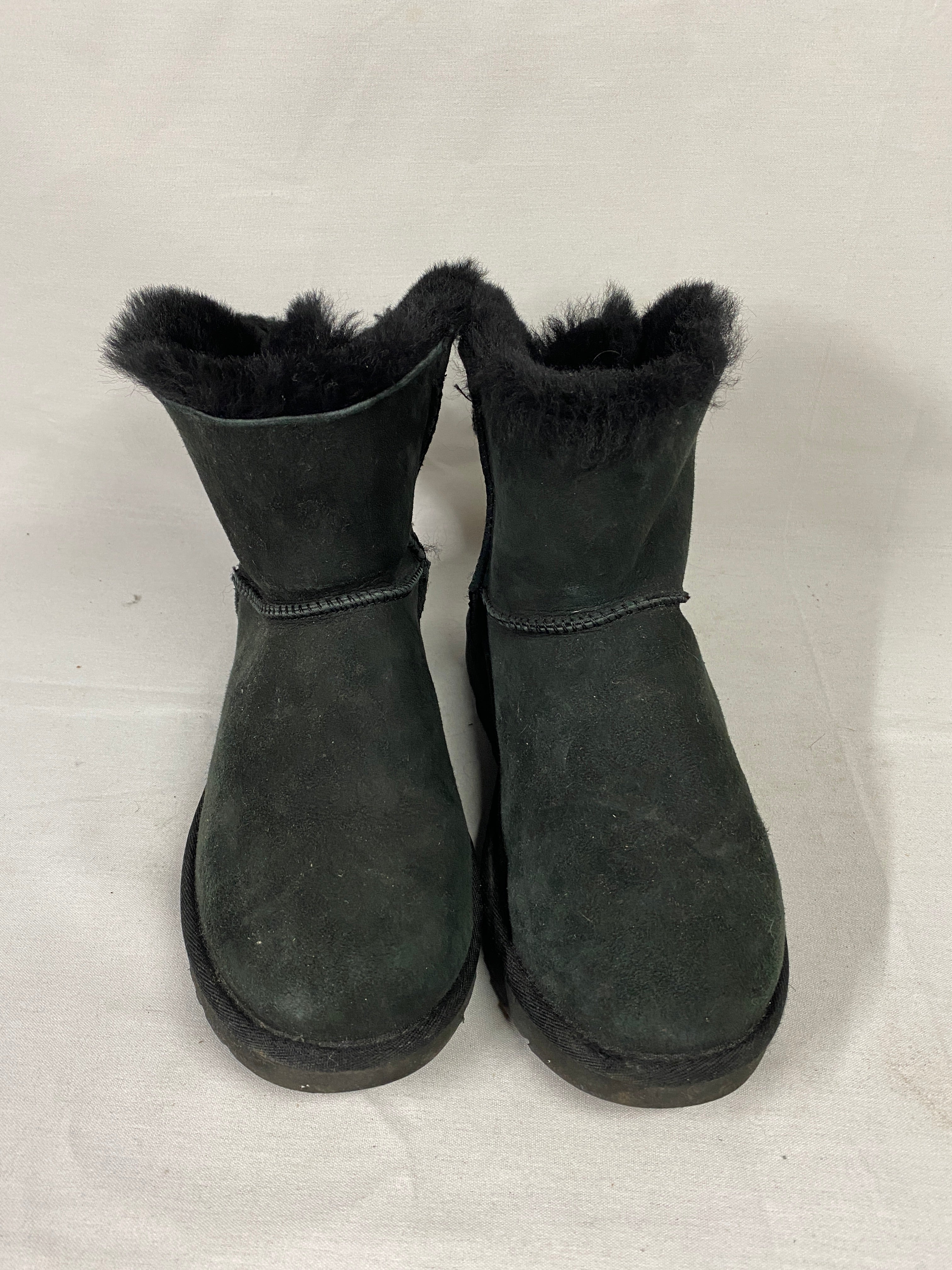 UGG Arielle Button Bow Boots Women's Size 8