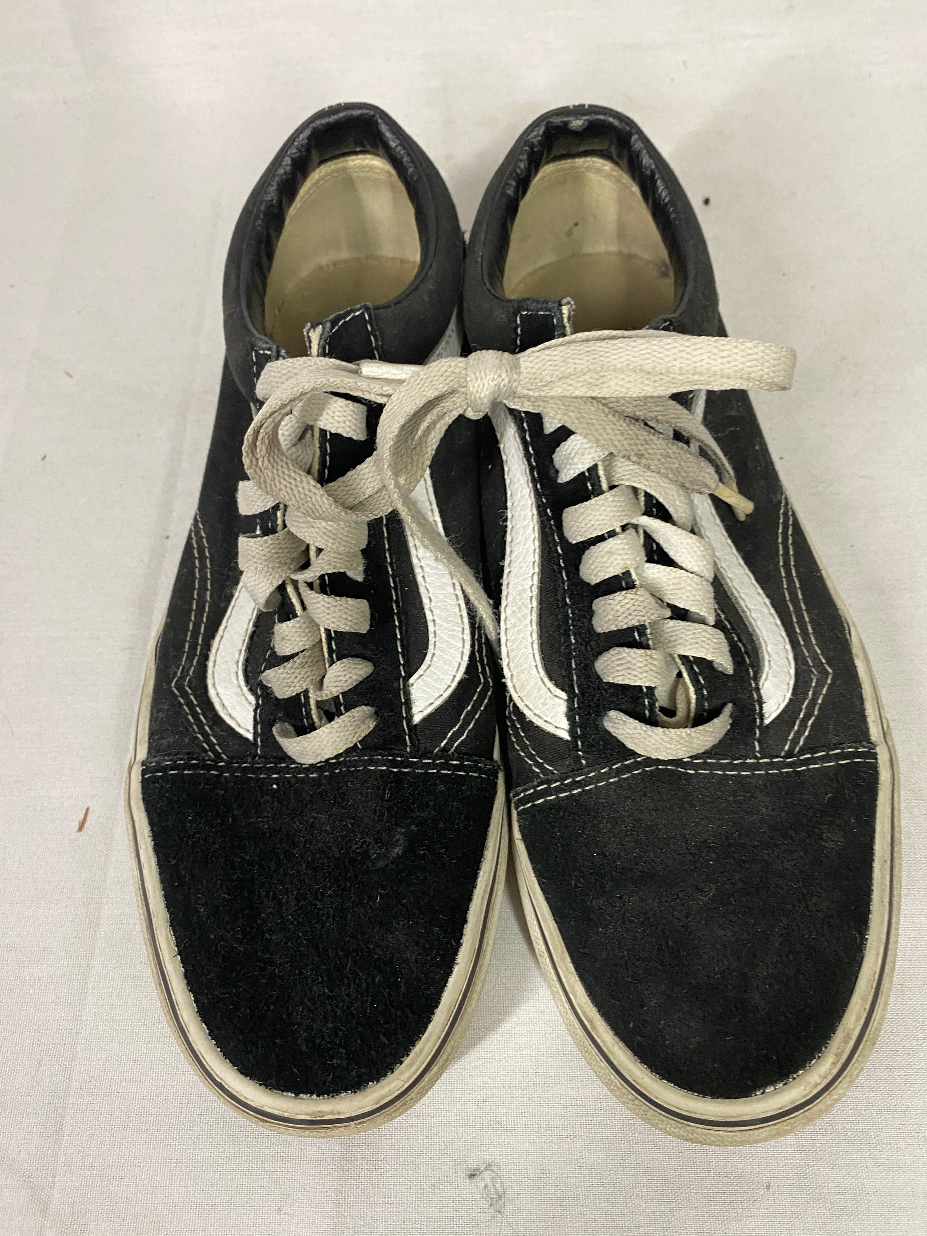 Vans Old Skool Sneakers Black Suede Upper w/ Bold White Side Strip Men's 7/Women's 8.5