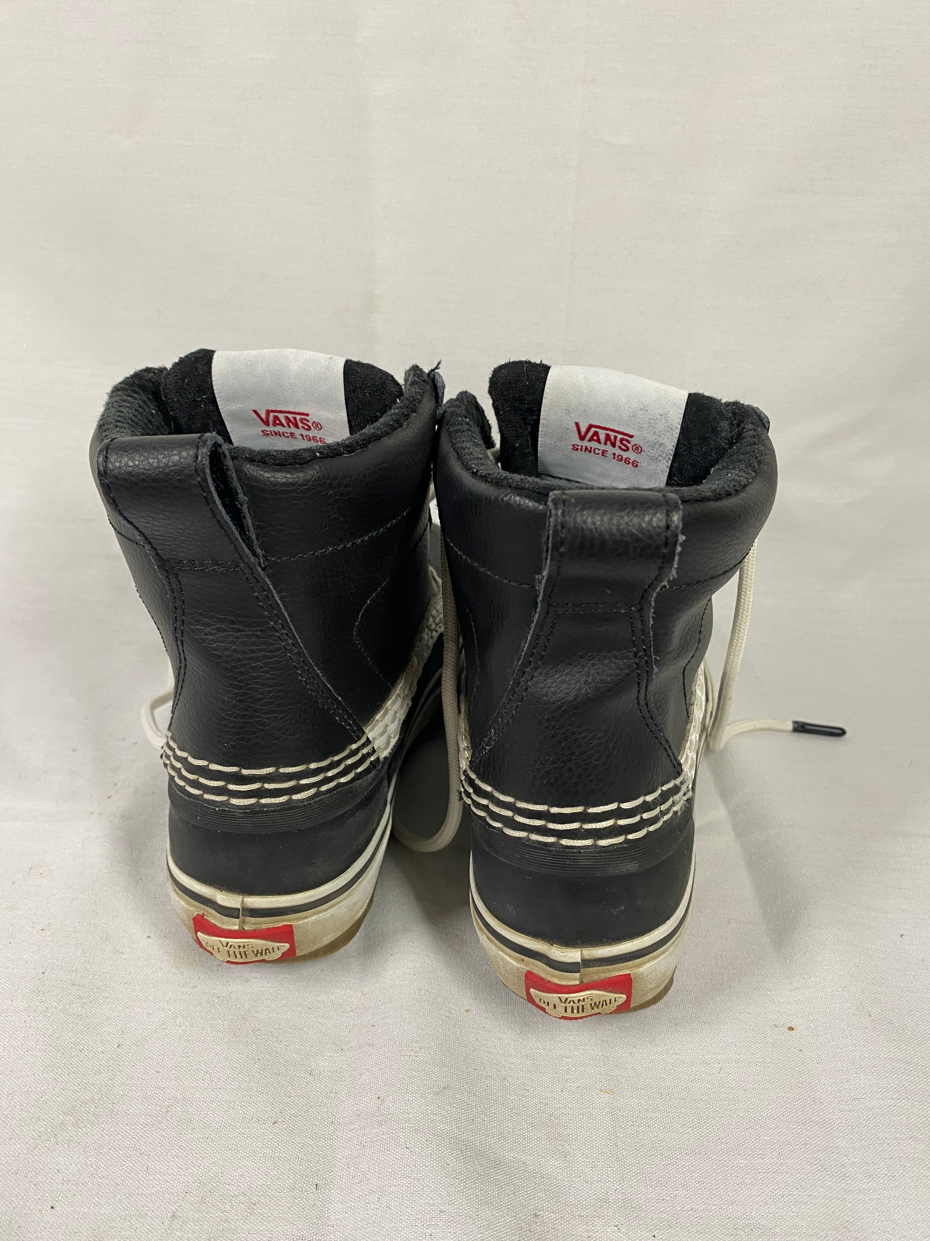 Vans Standard Mid Snow MTE Black/White Winter Waterproof Boots Womens Size 5.5