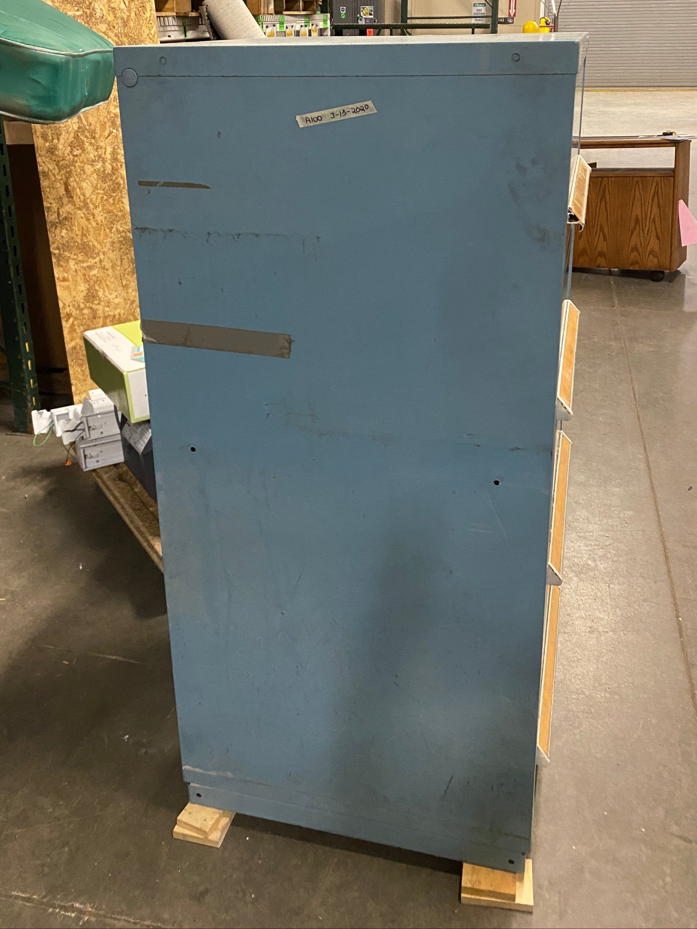Vidmar Tooling Cabinet for CNC Milling Machine w/ Parts