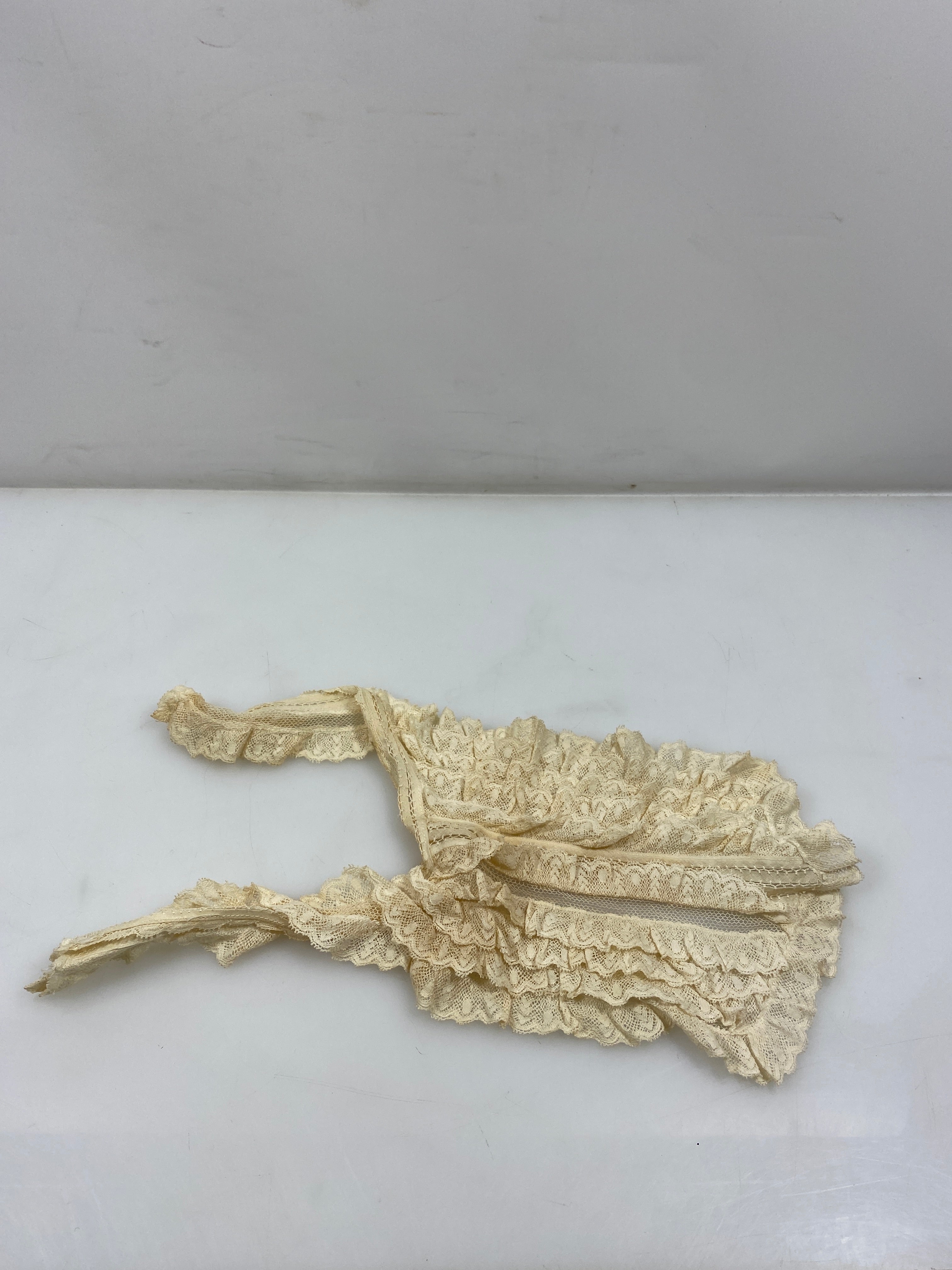 Vintage 1890s Children's Lace Frilly Collar