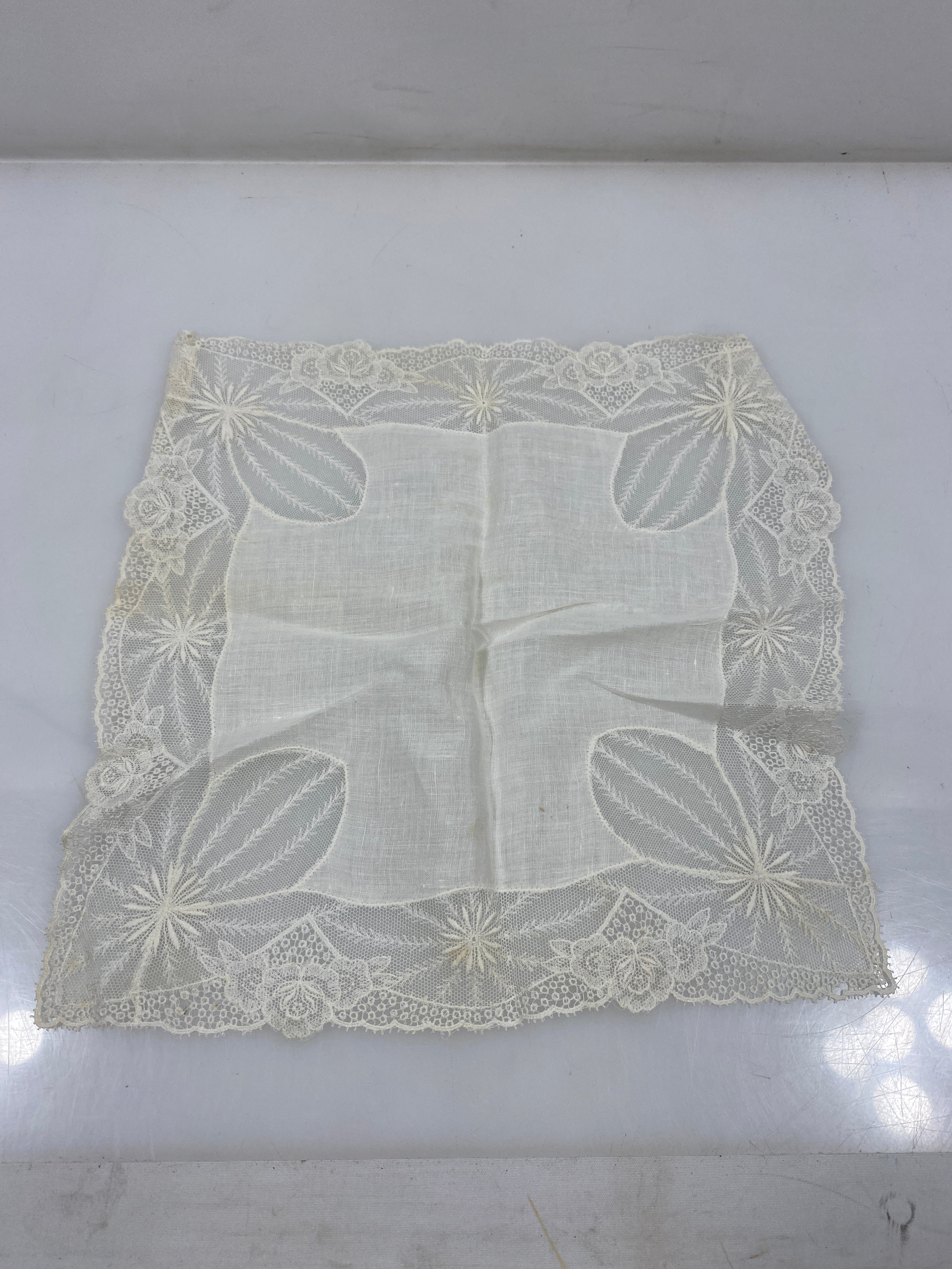Vintage 1900s White Linen Handkerchief with Intricate Lace Border