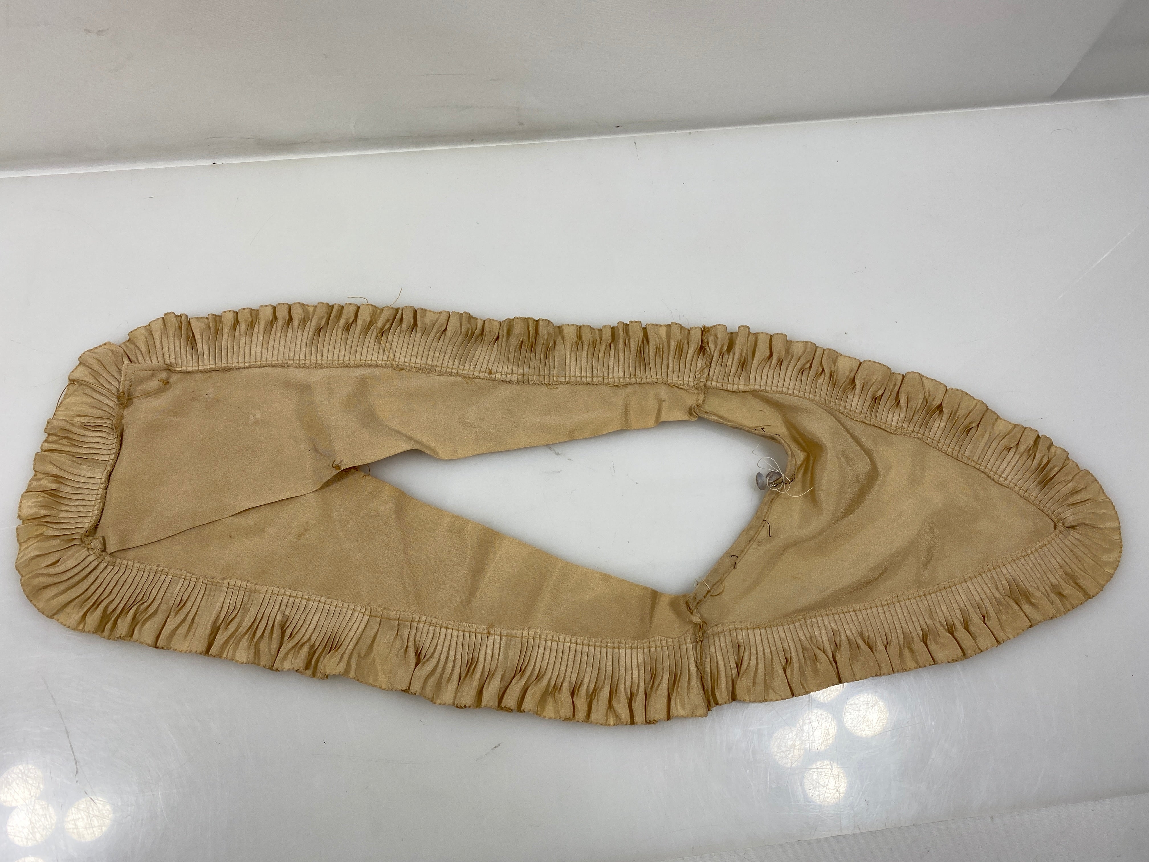 Vintage 1910s Beige Silk Collar