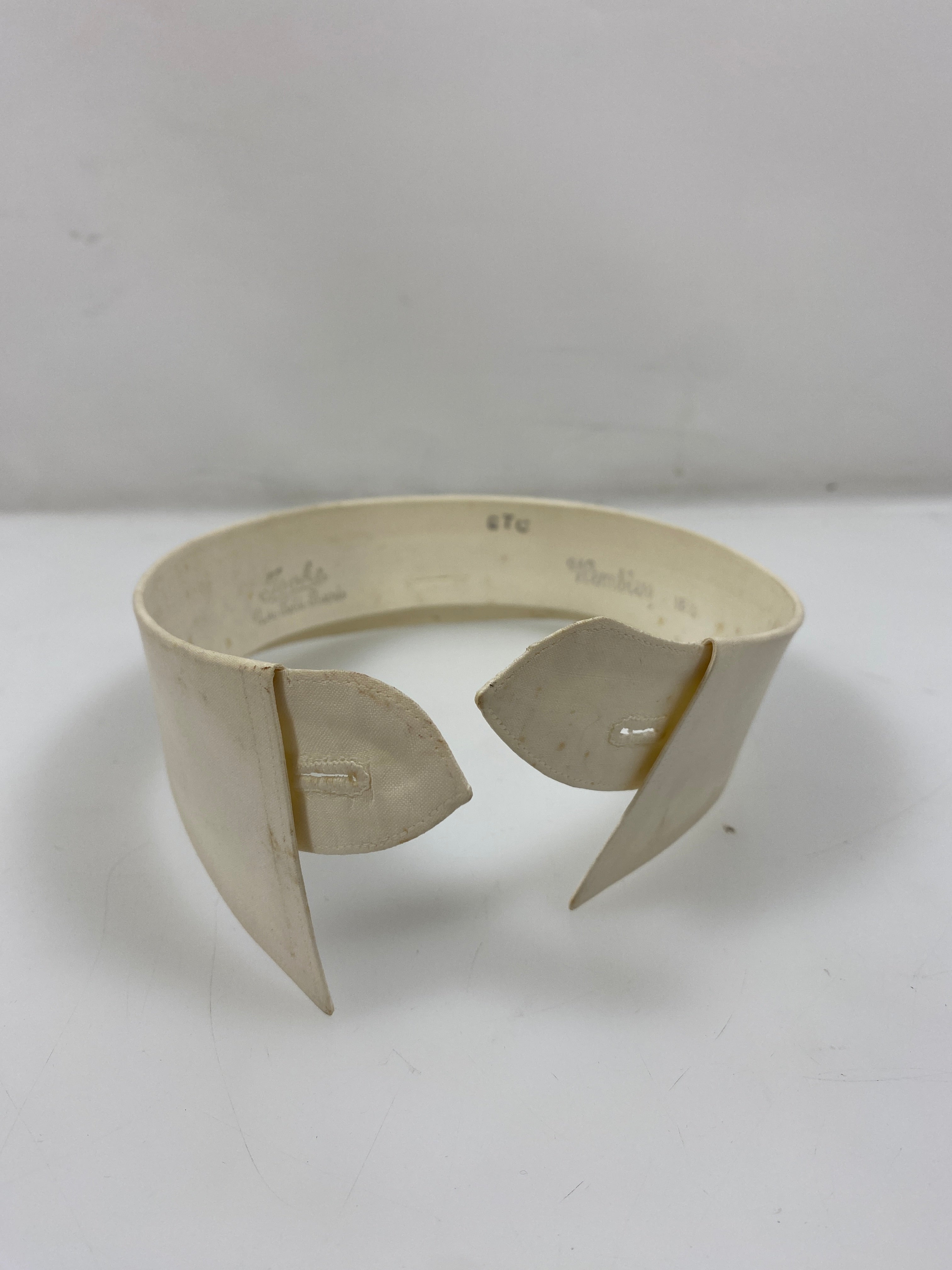 Vintage 1910s "Wembley" White Starched Collars Size15 1/2