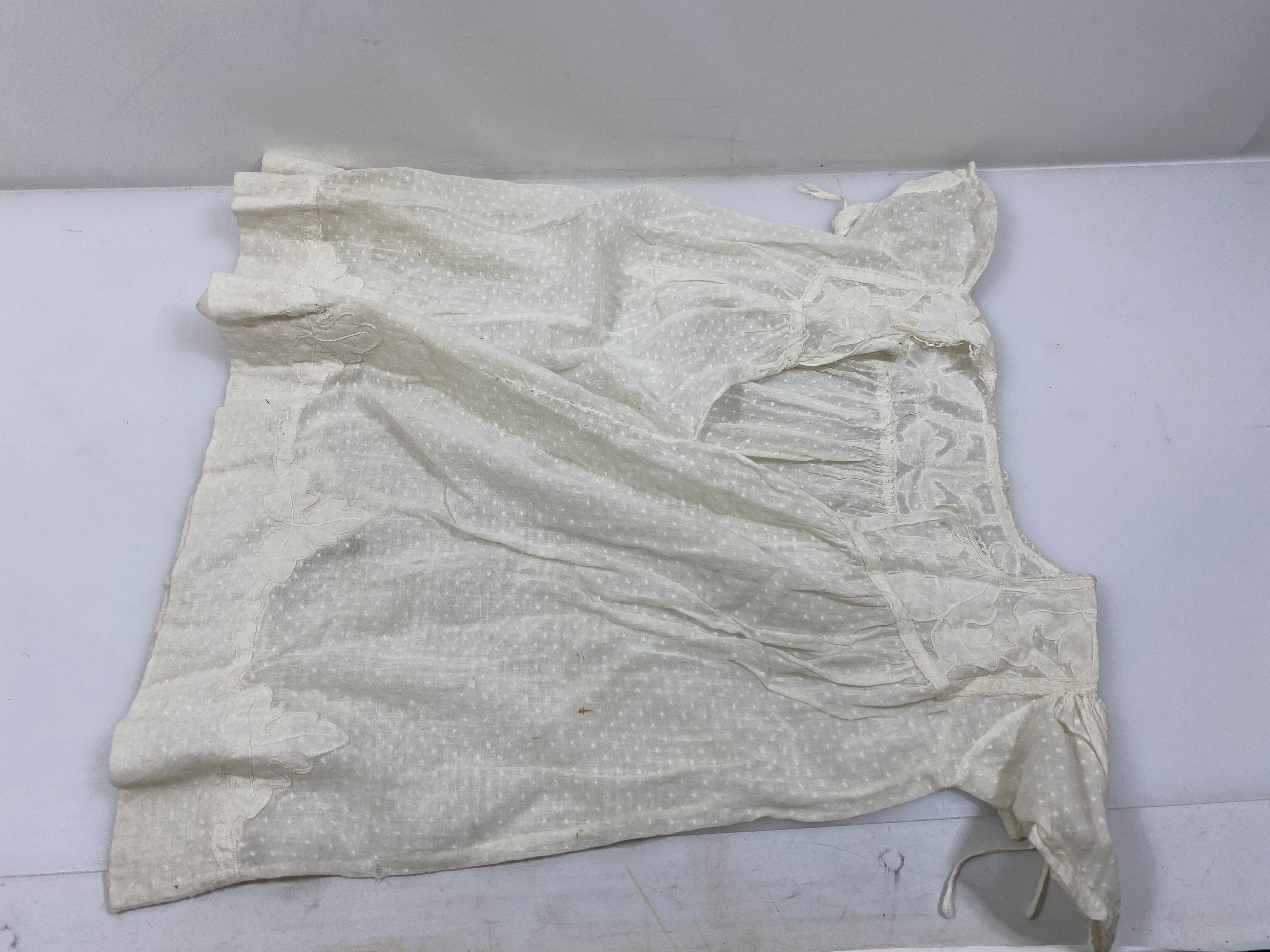 Vintage 1910s White Linen Children's Dress with Polka Dot Pattern and Embroidered Leaf Designs