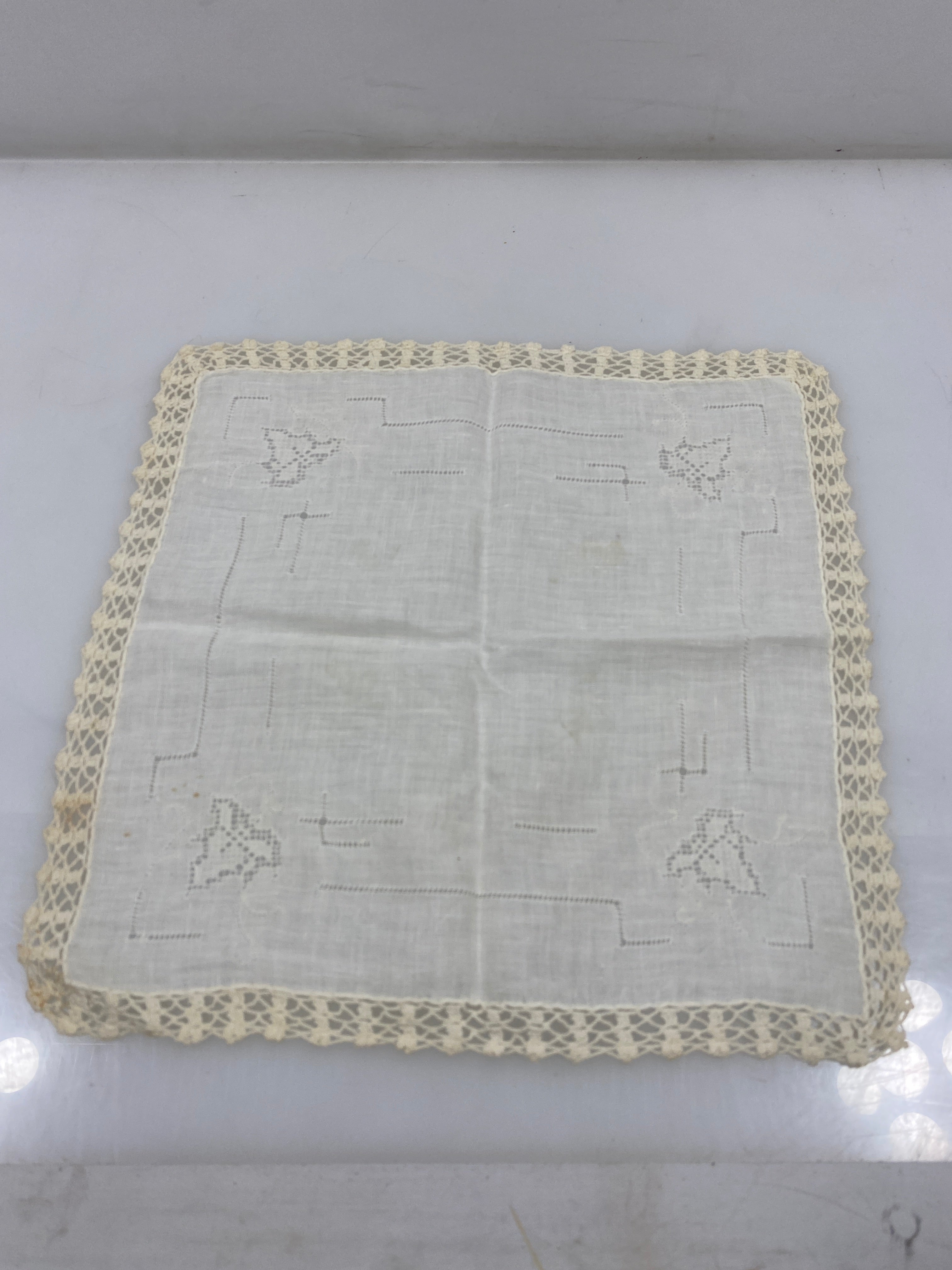 Vintage 1910s White Linen Handkerchief with Crocheted Lace Border