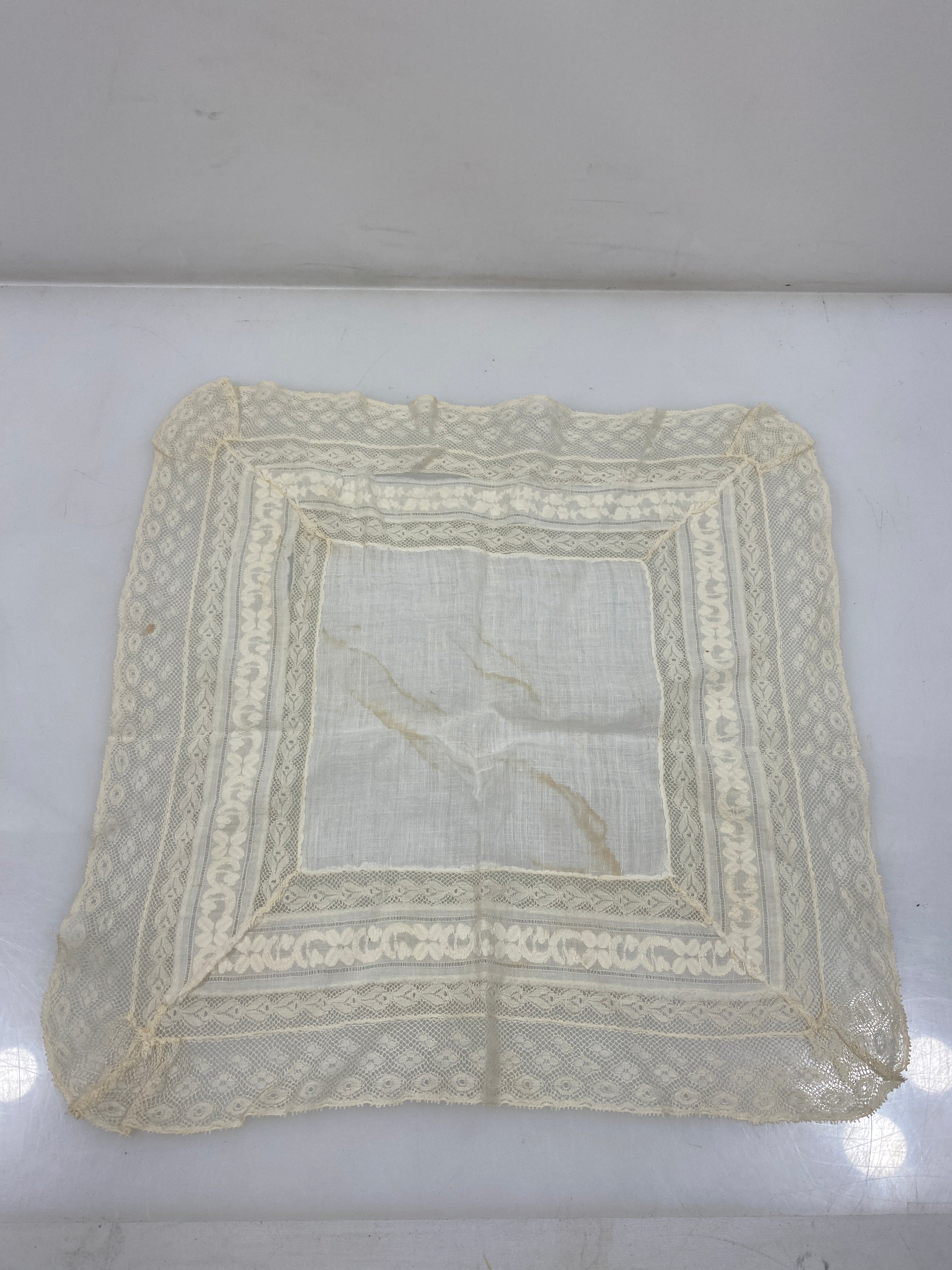Vintage 1910s White Linen Handkerchief with Intricate Lace Details