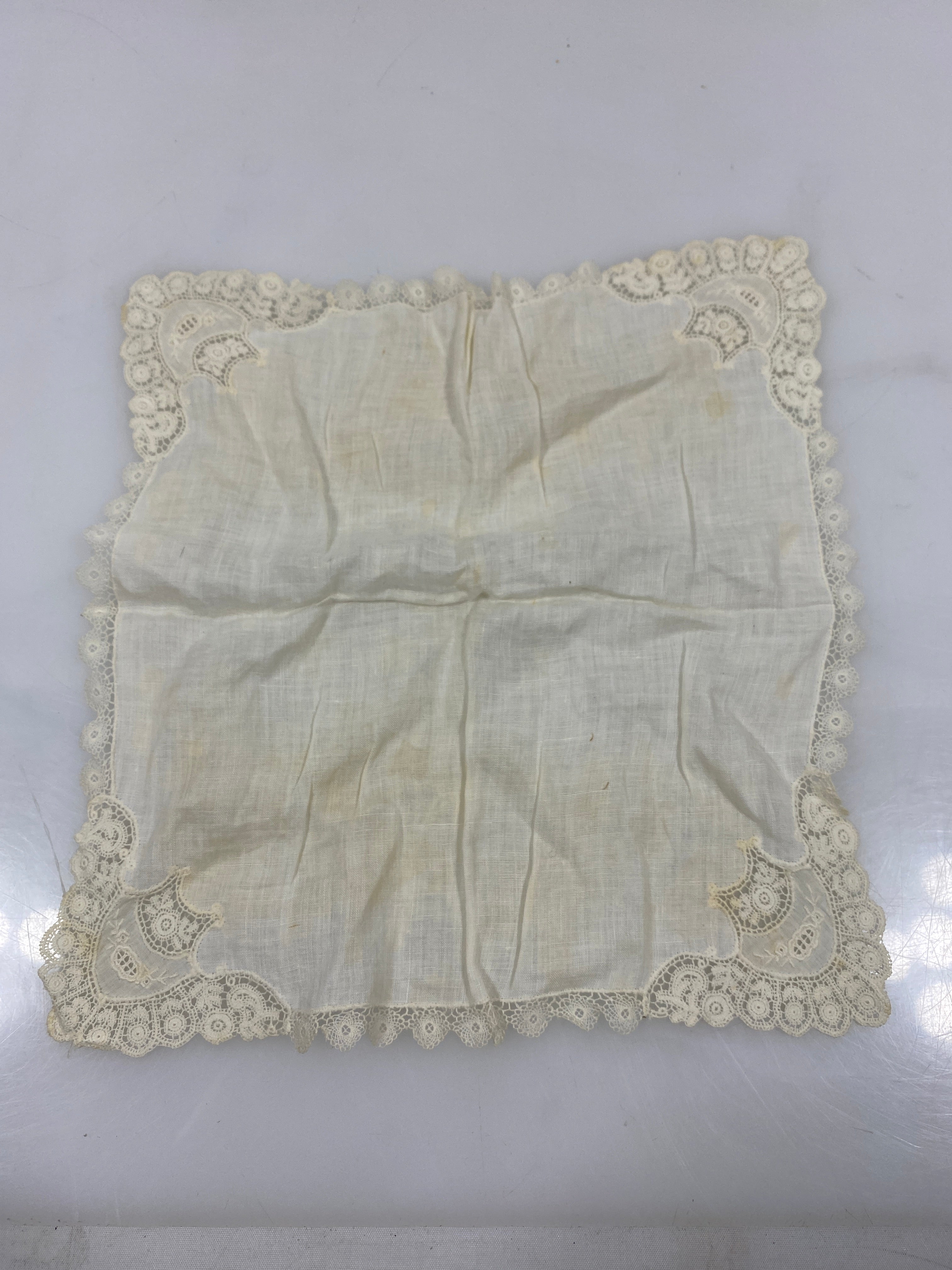 Vintage 1910s White Linen Handkerchief with Lace Border