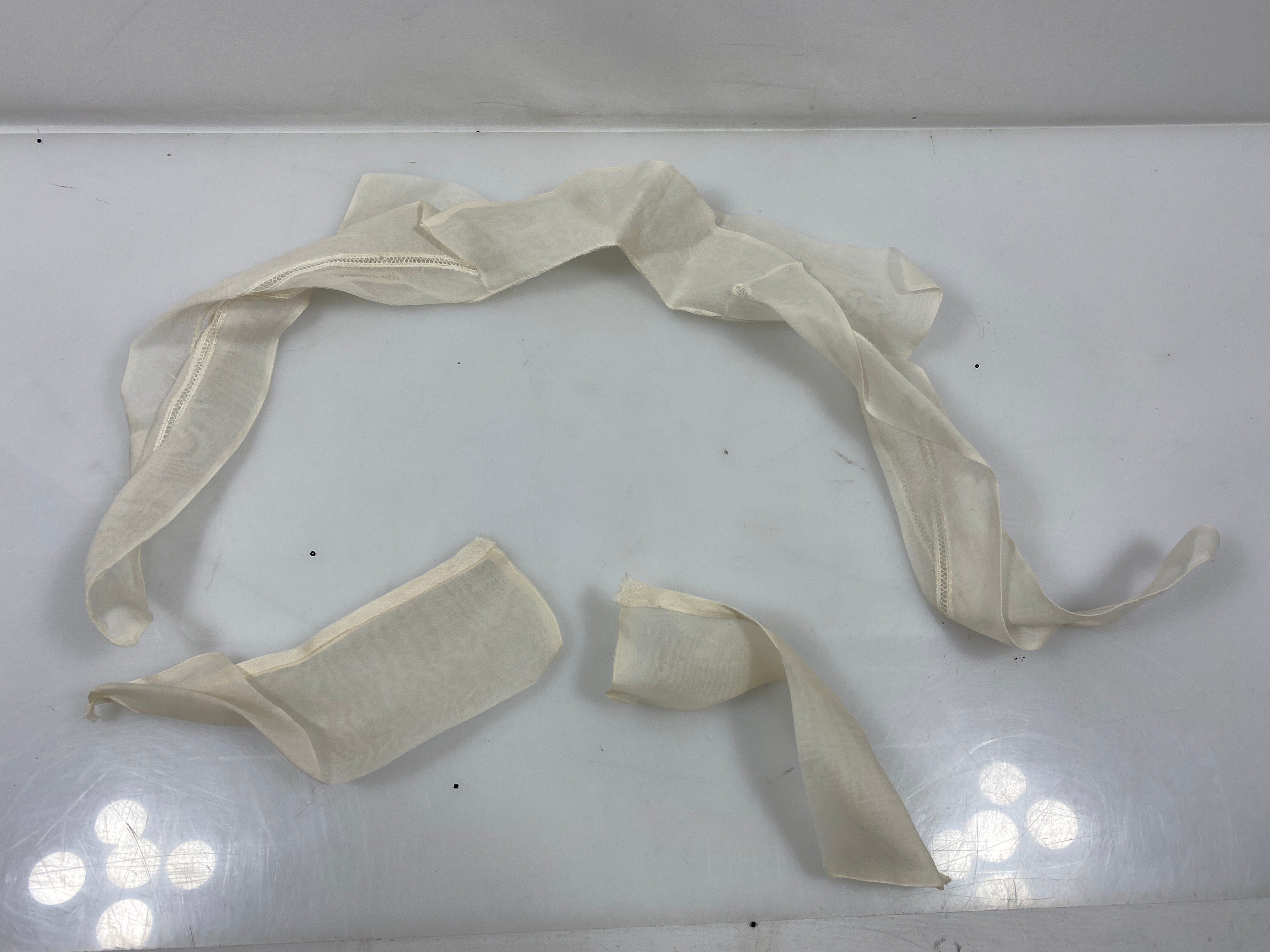 Vintage 1930s Sheer White Linen Collar and Cuff Set with Lace Paneling