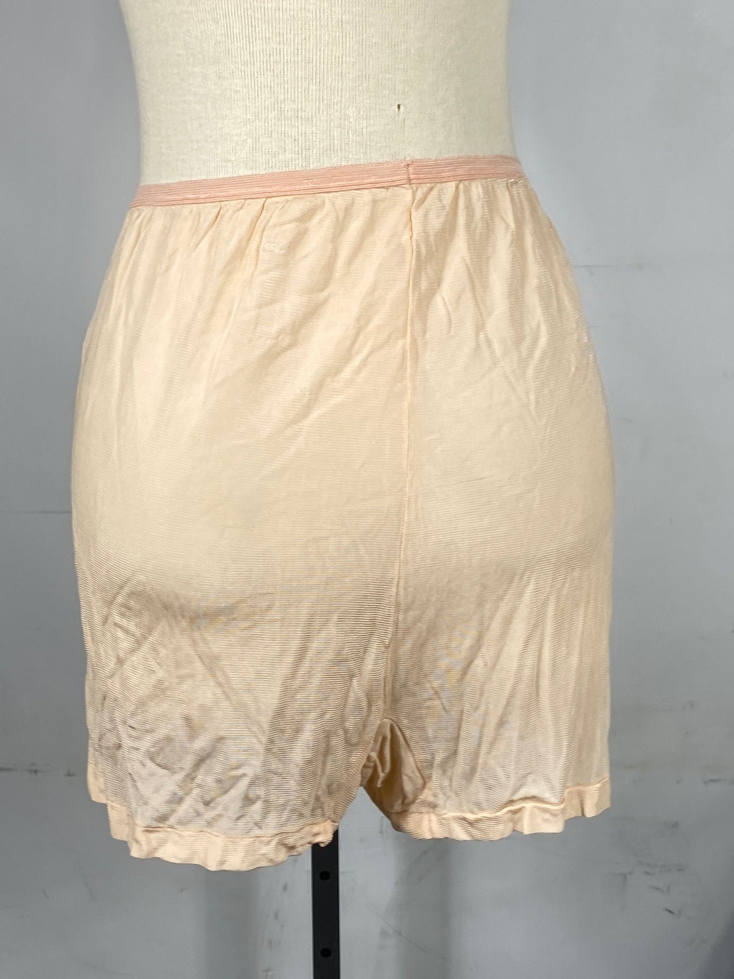 Vintage 1940s "Munising Wear" Pink Rayon Underwear Women's Size 42
