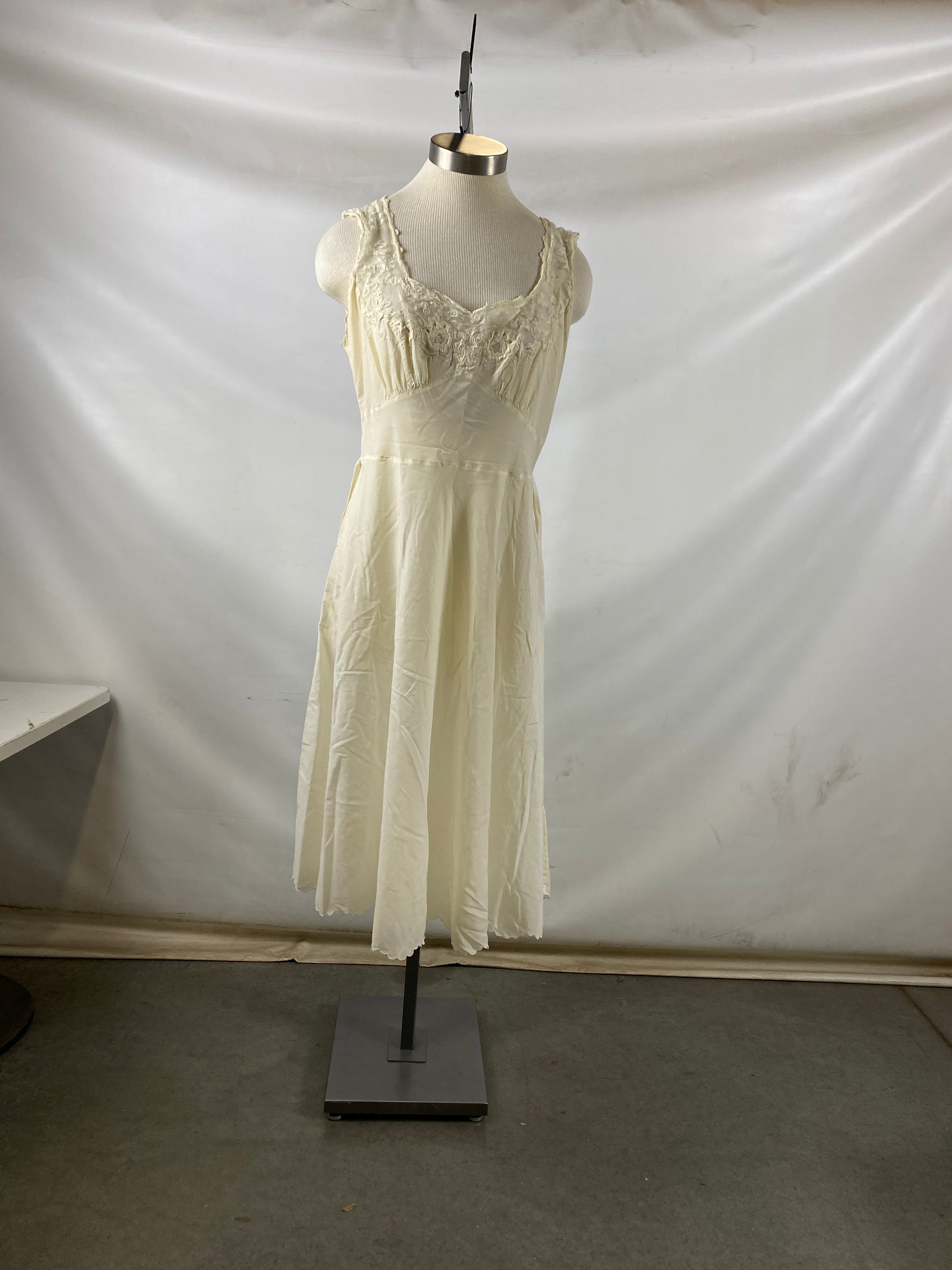 Vintage 1950s Ivory Silk Slip with Intricate Lace Detail at Neckline Size Unknown
