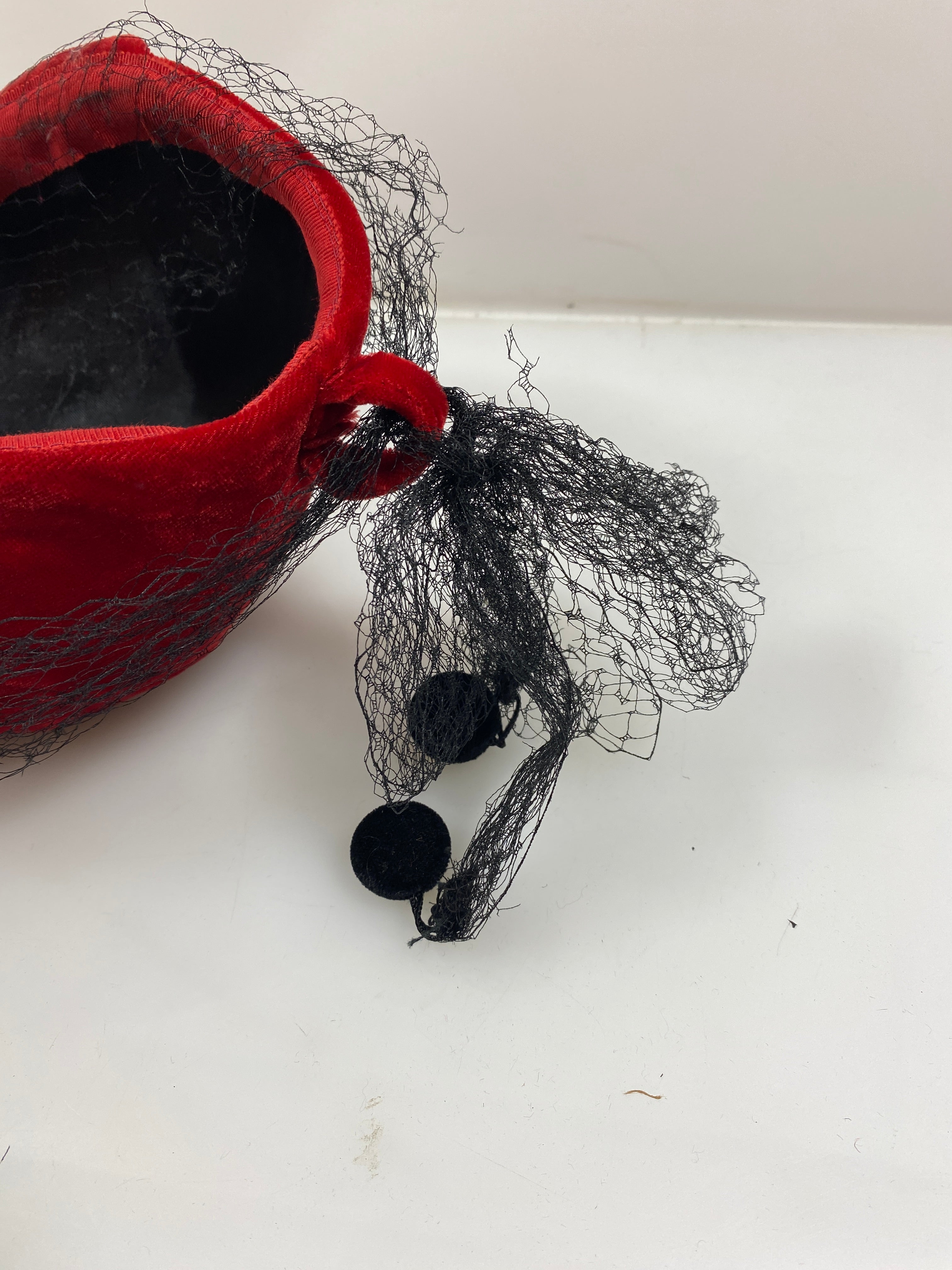 Vintage 1950s Red Velvet Pill Box Women's Hat with Black Lace and Beadwork