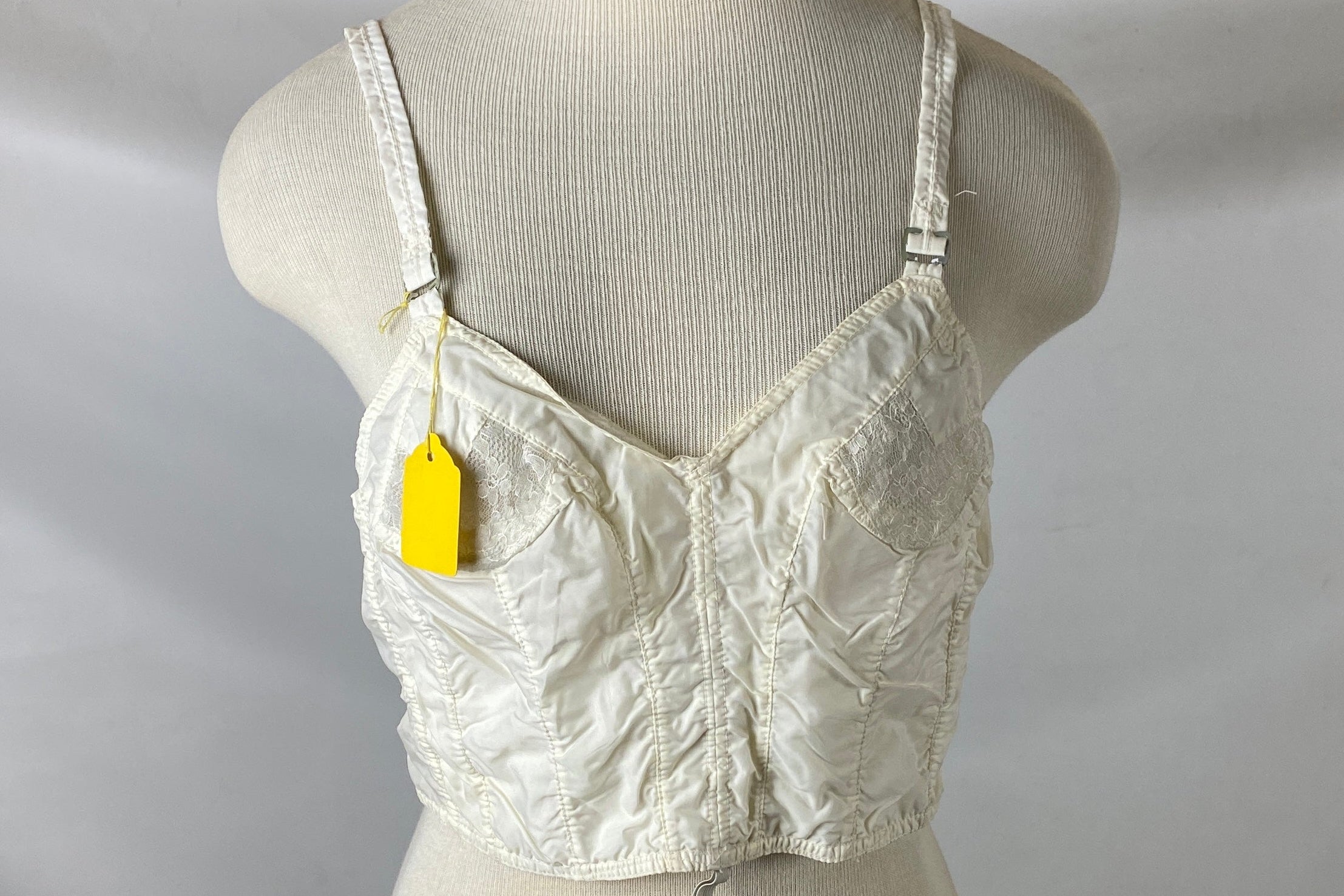 Vintage 1950s "Sears Chamode" White Nylon Brasserie Size 38A