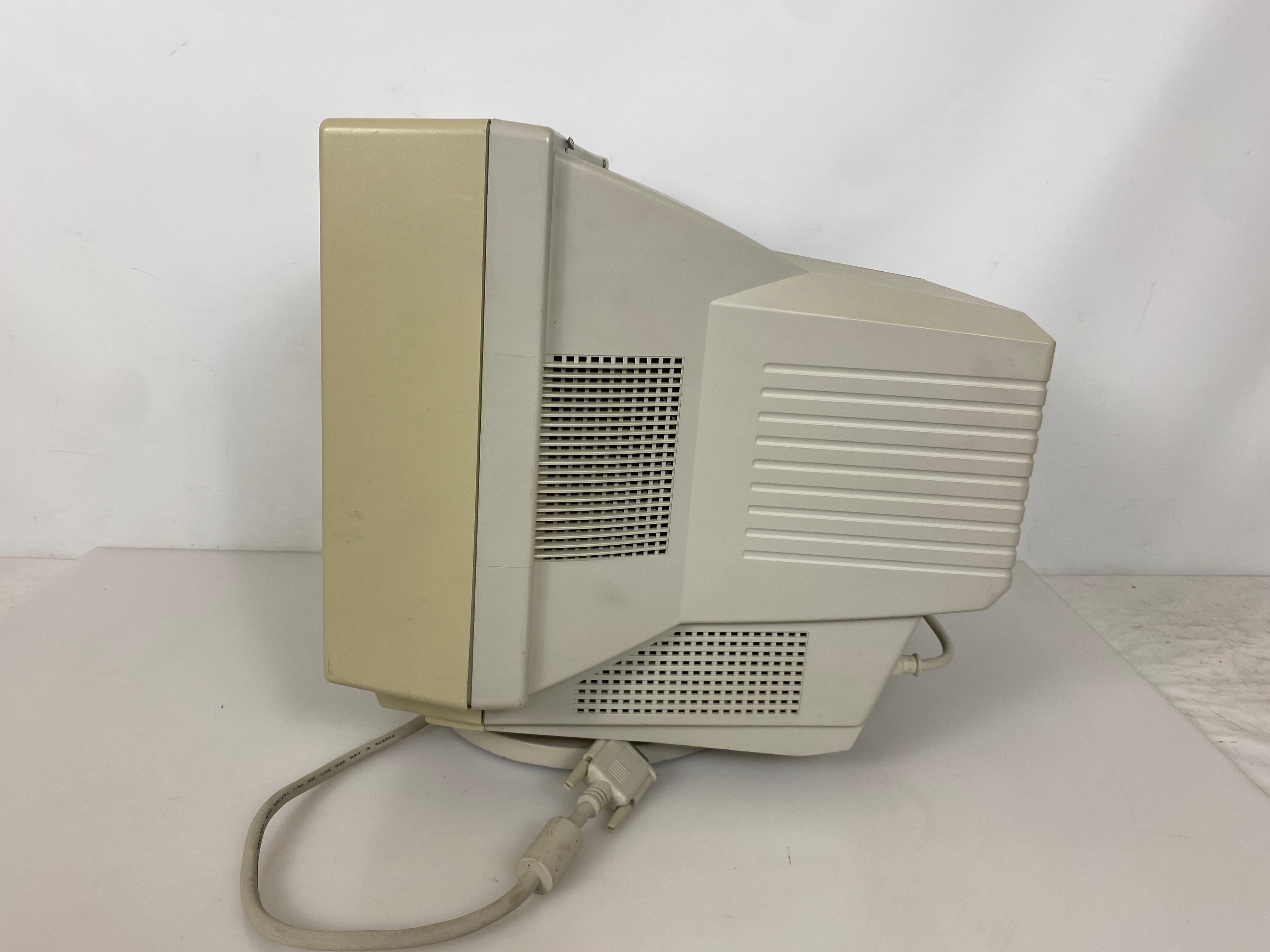 Vintage Apple M2943 Multiple Scan 15" Display