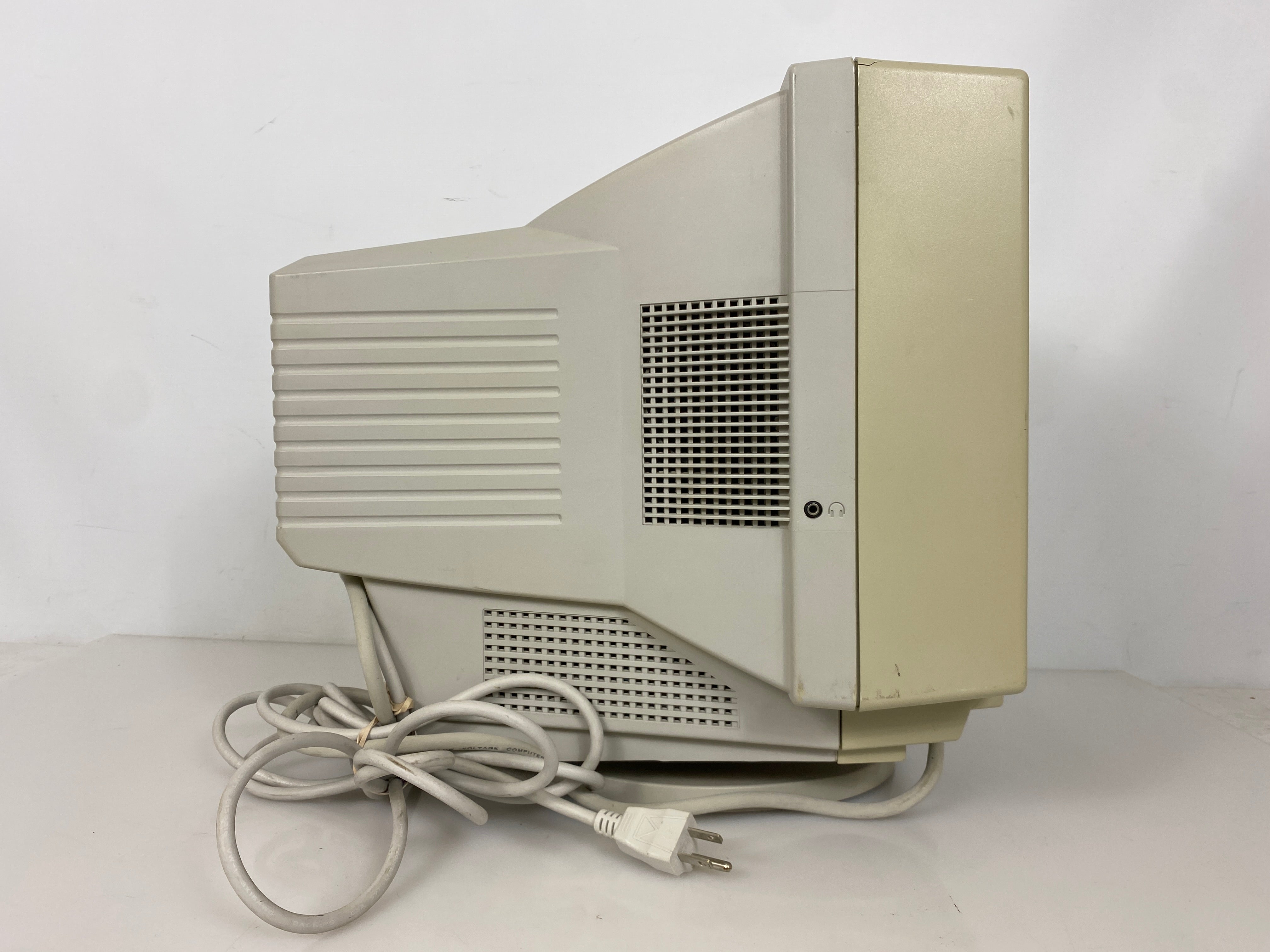 Vintage Apple M2943 Multiple Scan 15" Display