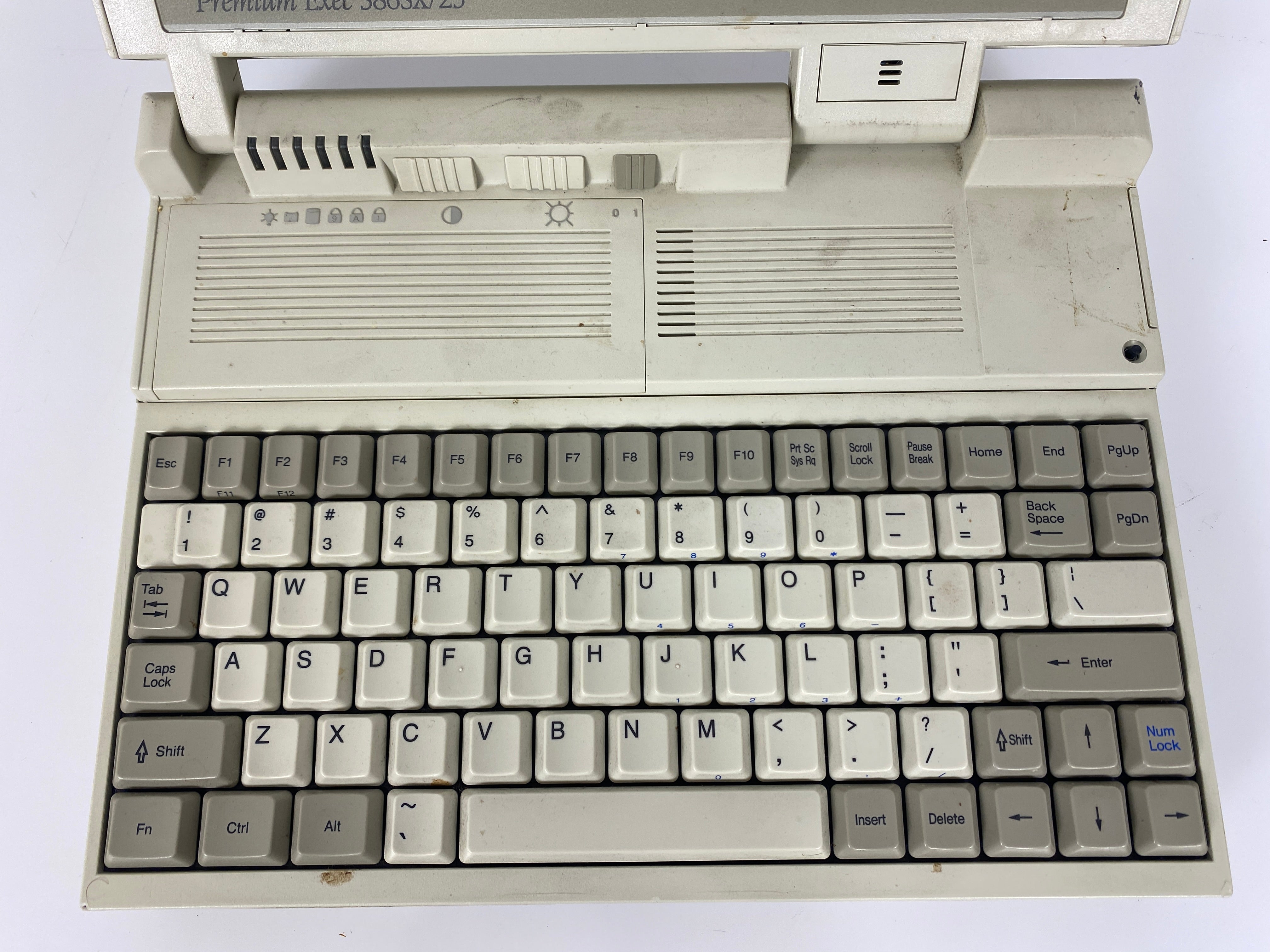 Vintage AST Premium Exec 386SX/25 Laptop Computer *Parts*