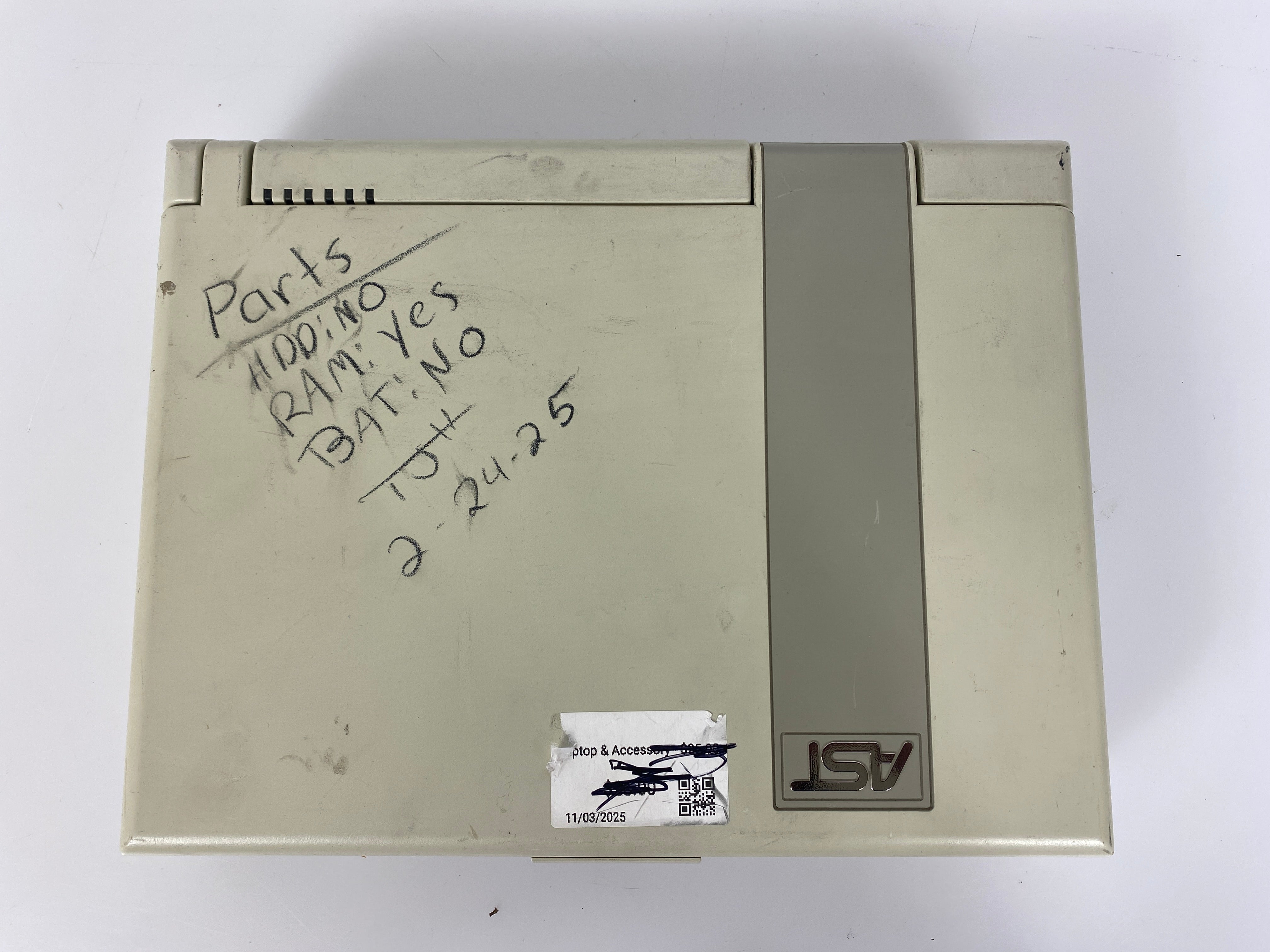 Vintage AST Premium Exec 386SX/25 Laptop Computer *Parts*