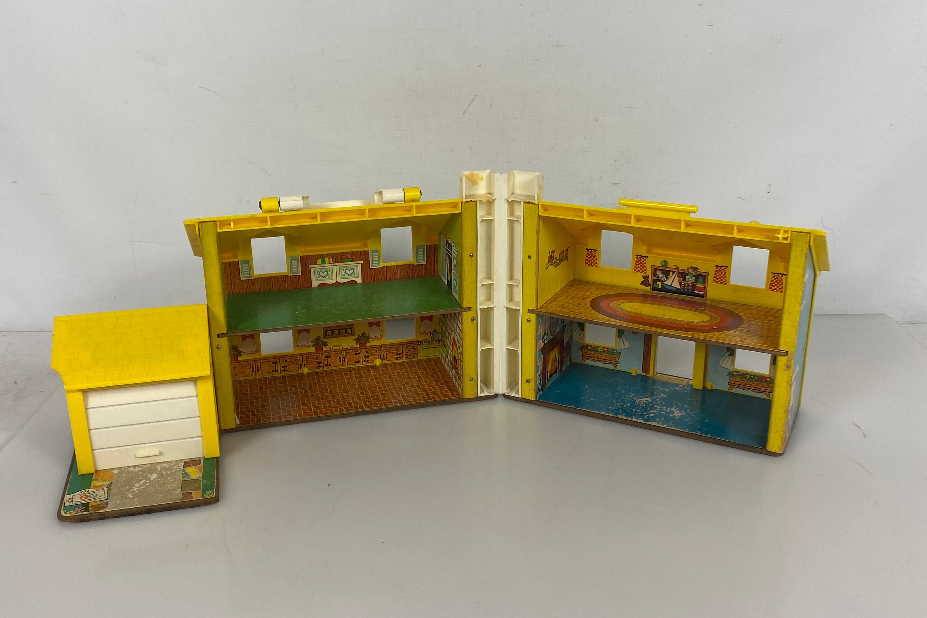 Vintage Fisher Price Little People Play Family House Playset