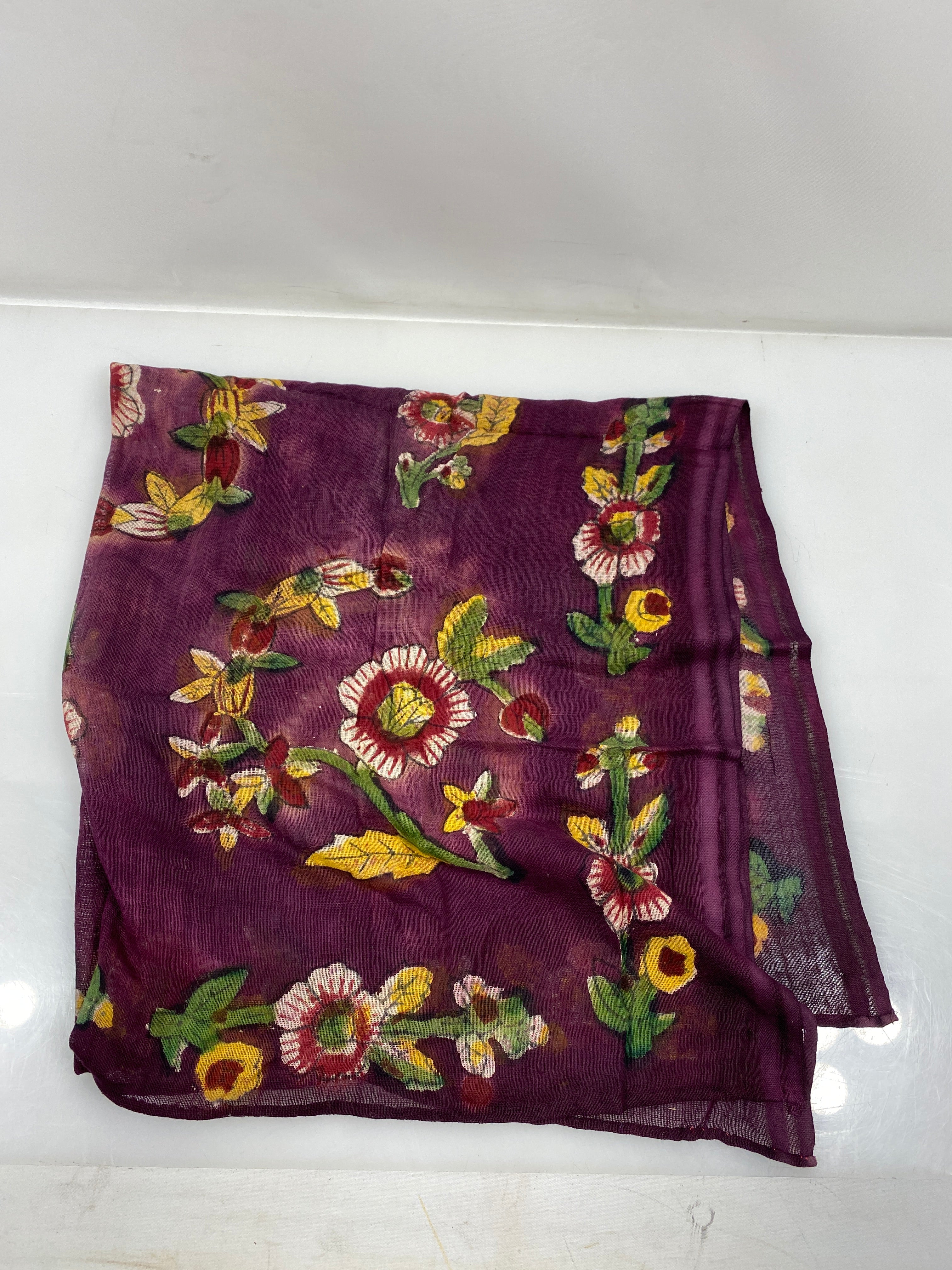 Vintage Late 1970s - Early 1980s Purple Floral Print Handkerchief