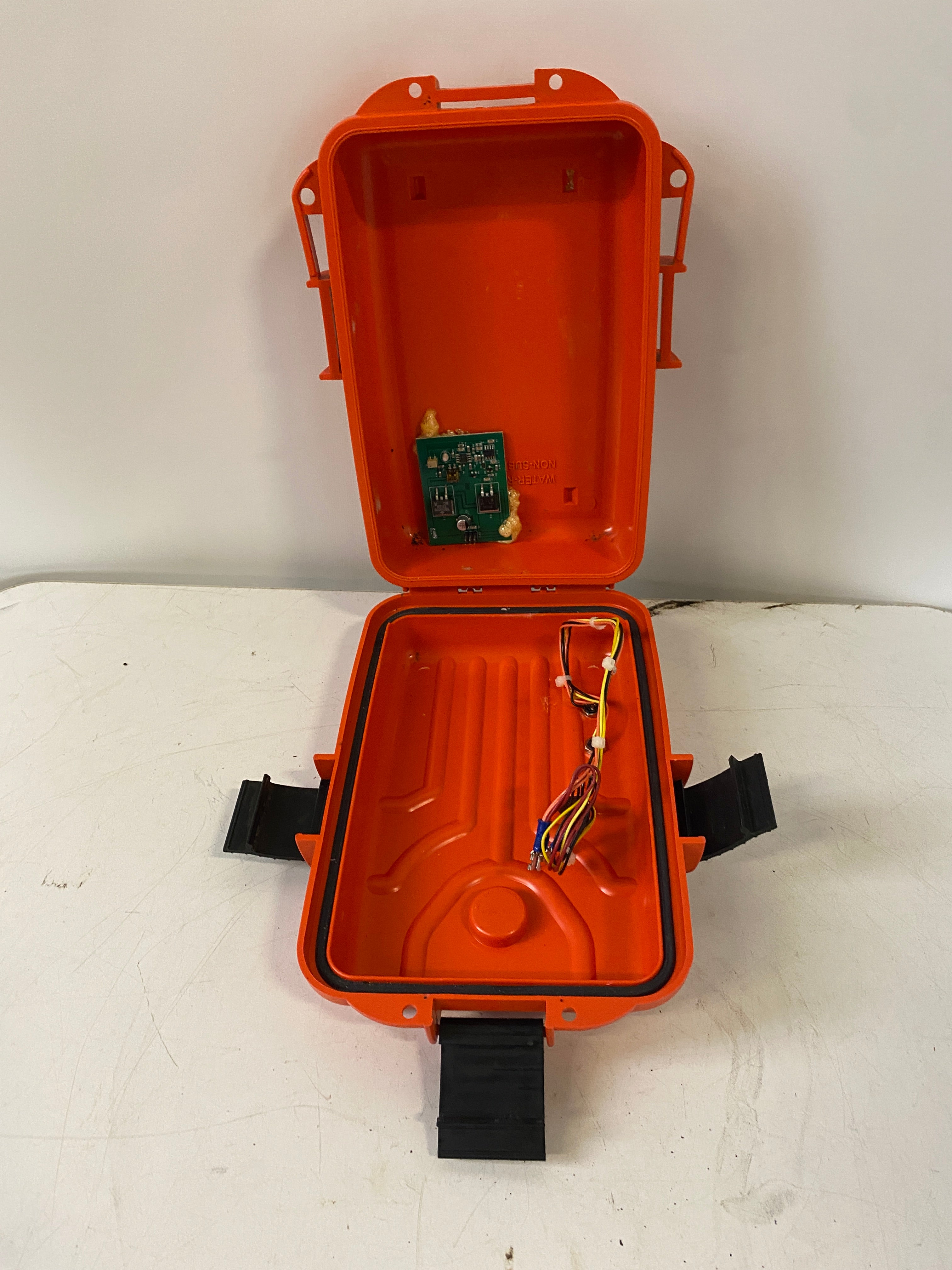 Volcano Large Scale Solar Panel Network w/ Case *Untested*